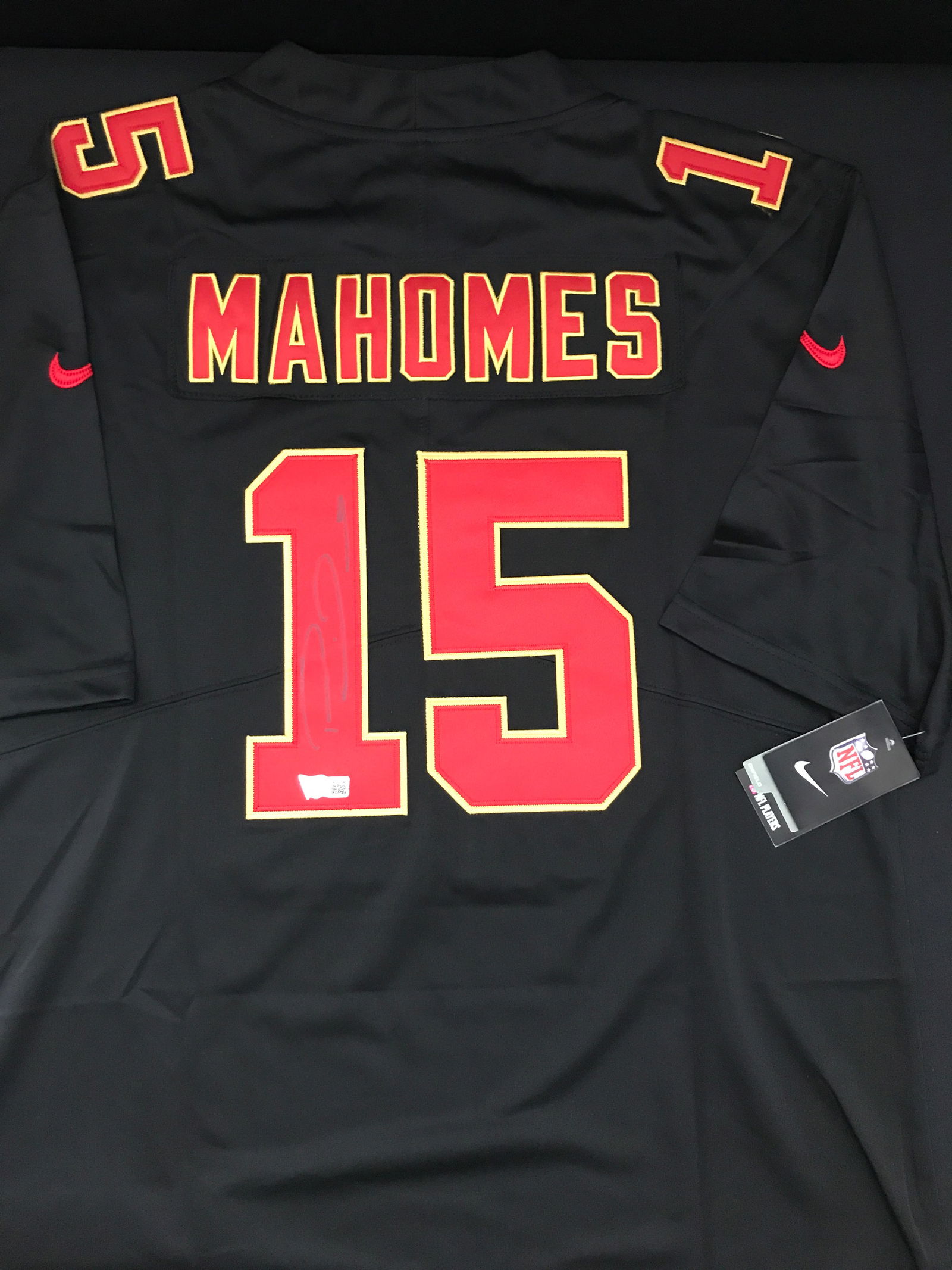 PATRICK MAHOMES SIGNED KANSAS CITY CHIEFS FOOTBALL JERSEY - ACE COA (1 of 3)