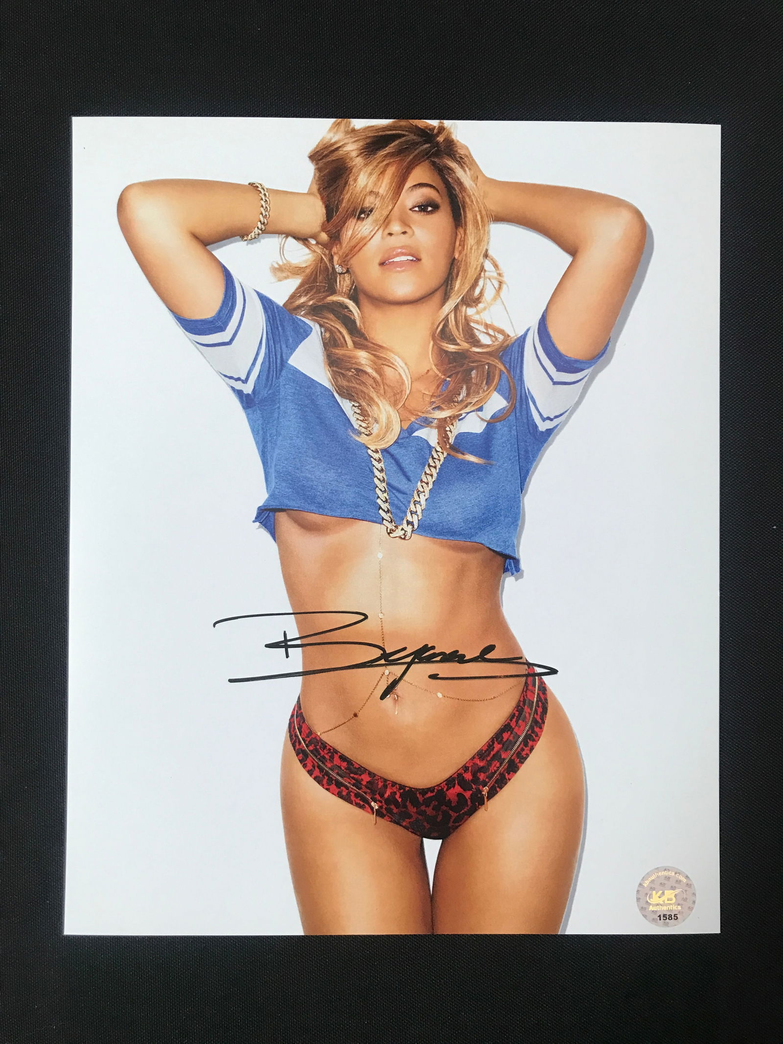 BEYONCE SIGNED 8X10 - KB COA (1 of 1)