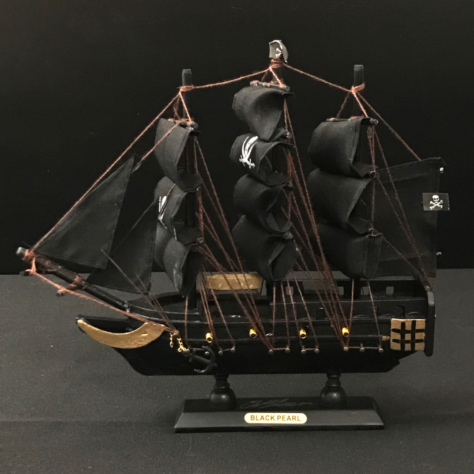 ORLANDO BLOOM SIGNED 'BLACK PEARL' WWOC COA: Prices are in Canadian dollars