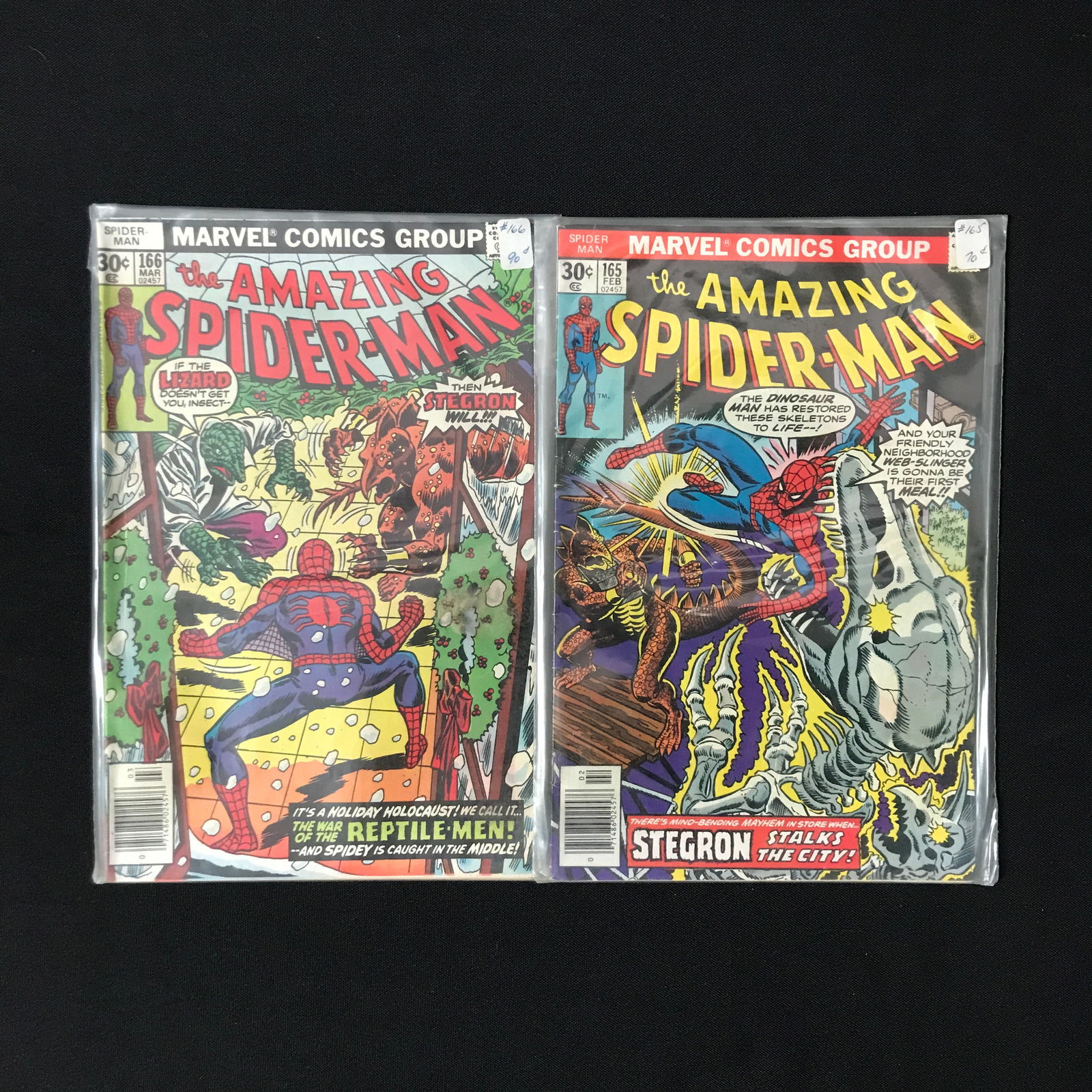 LOT OF 2 AMAZING SPIDERMAN COMICS #165 AND #166 - MARVEL COMICS (1 of 1)