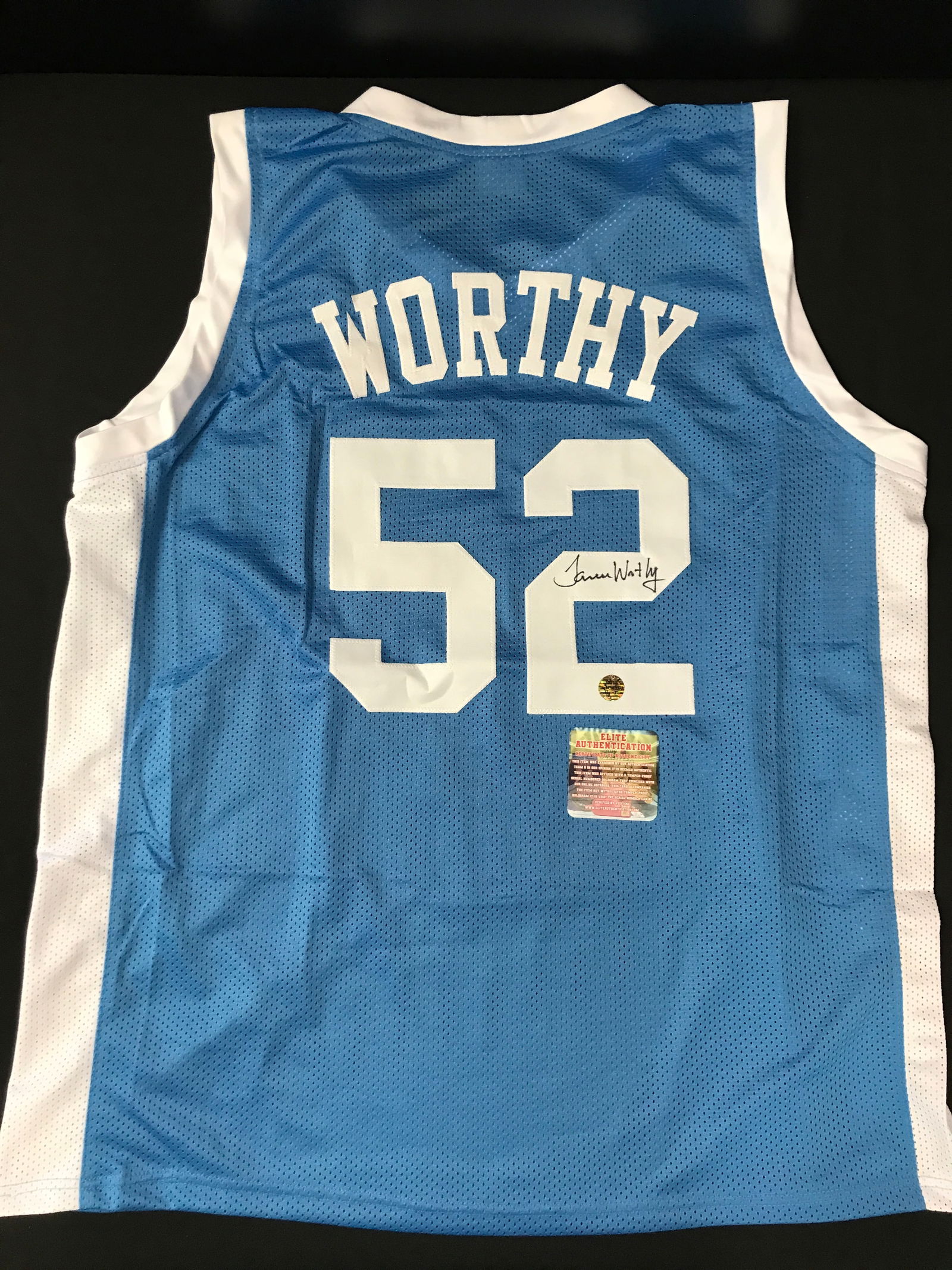 JAMES WORTHY SIGNED NORTH CAROLINA TAR HEELS JERSEY - ELITE AUTHENTICATION COA (1 of 3)