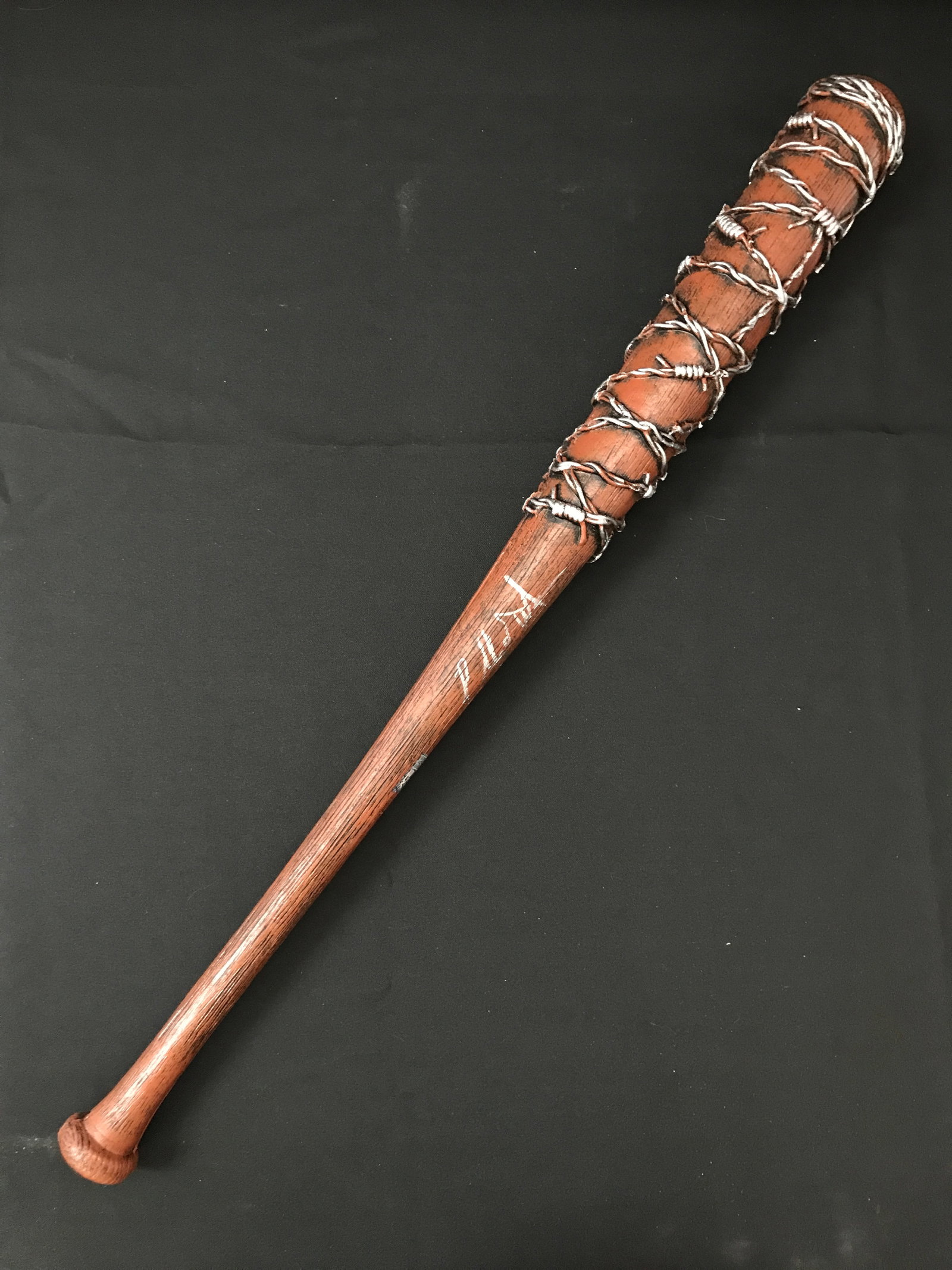 JEFFREY DEAN MORGAN SIGNED NEEGAN BAT - ACE COA: Prices are in Canadian dollars