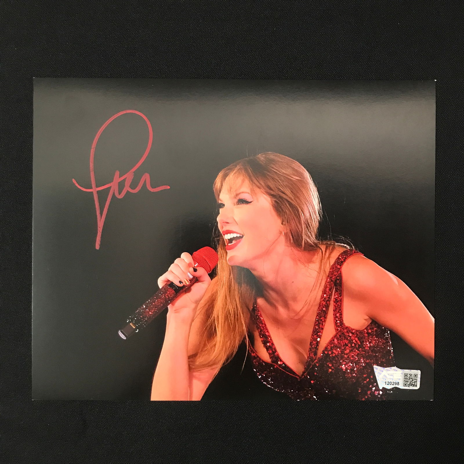 TAYLOR SWIFT SIGNED 8X10 PHOTO ACE COA (1 of 1)