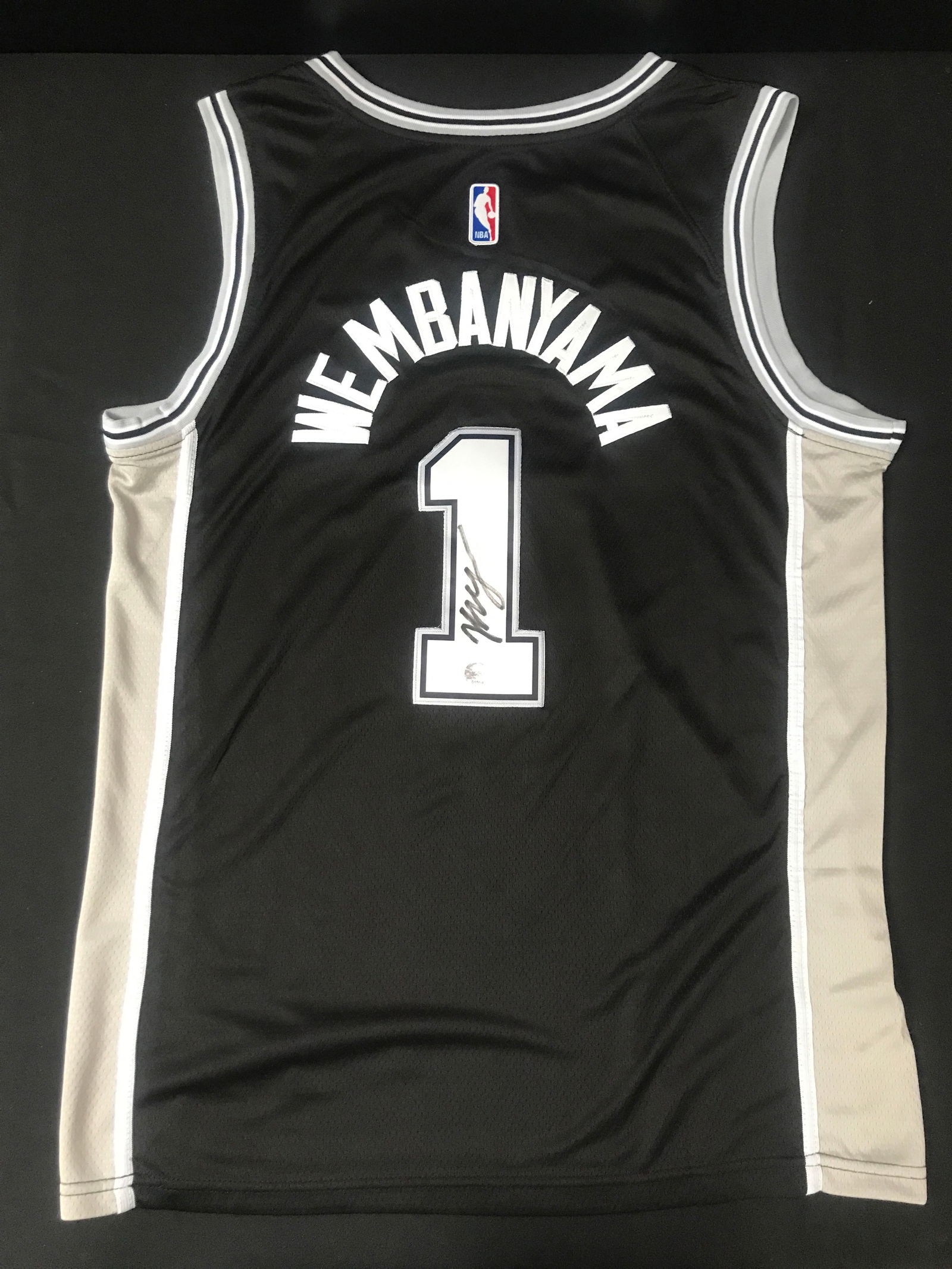 VICTOR WEMBANYAMA SIGNED SAN ANTONIO SPURS JERSEY - KB COA (1 of 3)