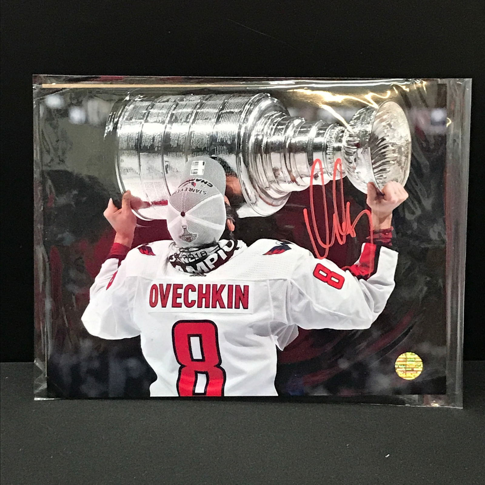 ALEXANDER OVECHKIN SIGNED 8X10 PHOTO ELITE AUTHENTICATION COA (1 of 2)