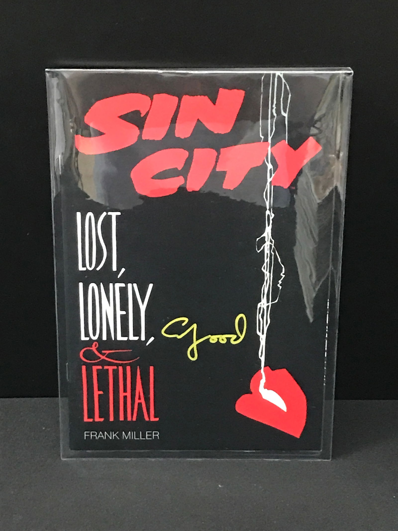 ELIJAH WOOD SIGNED SIN CITY COMIC - WWOC COA (1 of 1)