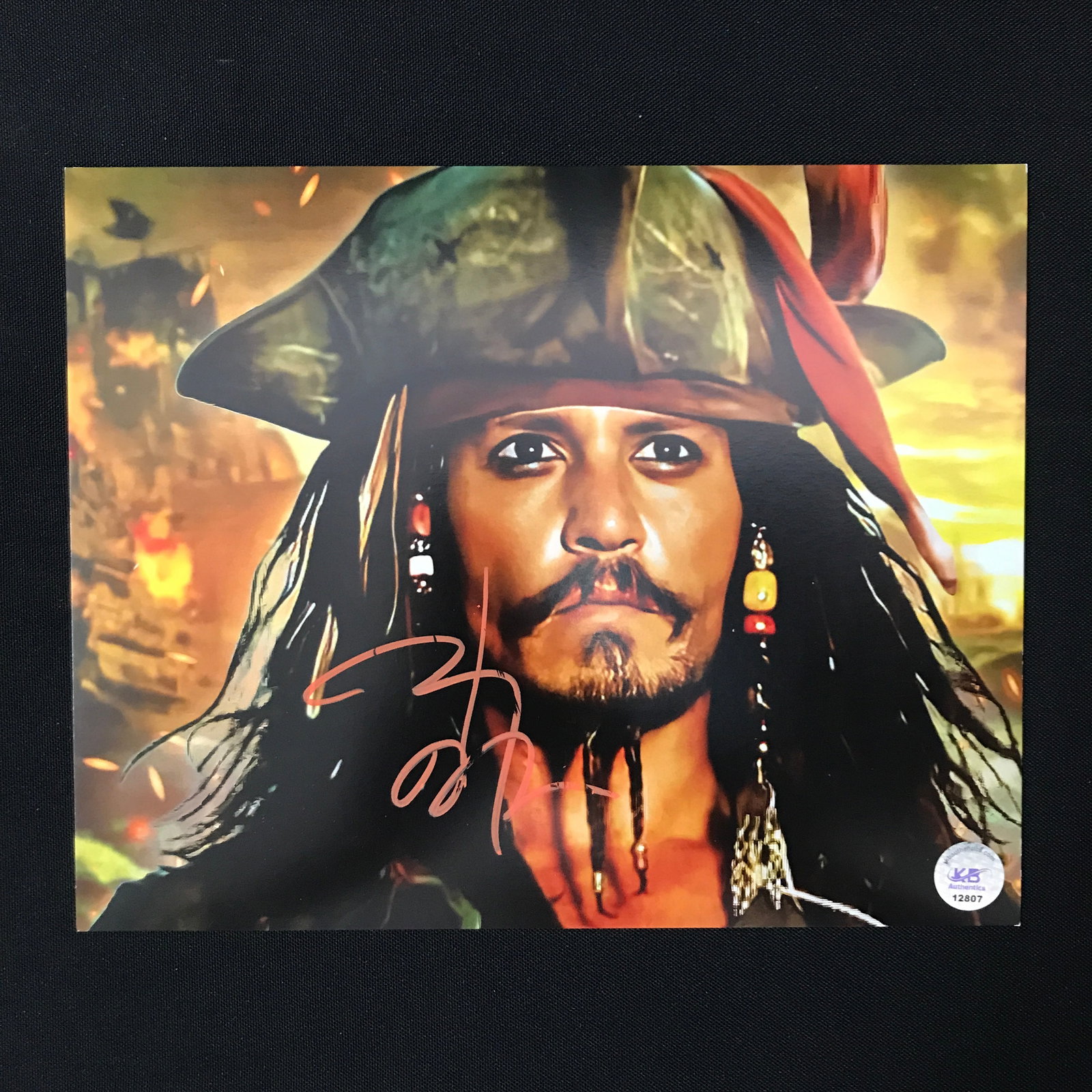 JOHNNY DEPP SIGNED PIRATES OF THE CARIBBEAN 8X10 - KB COA: Prices are in Canadian dollars