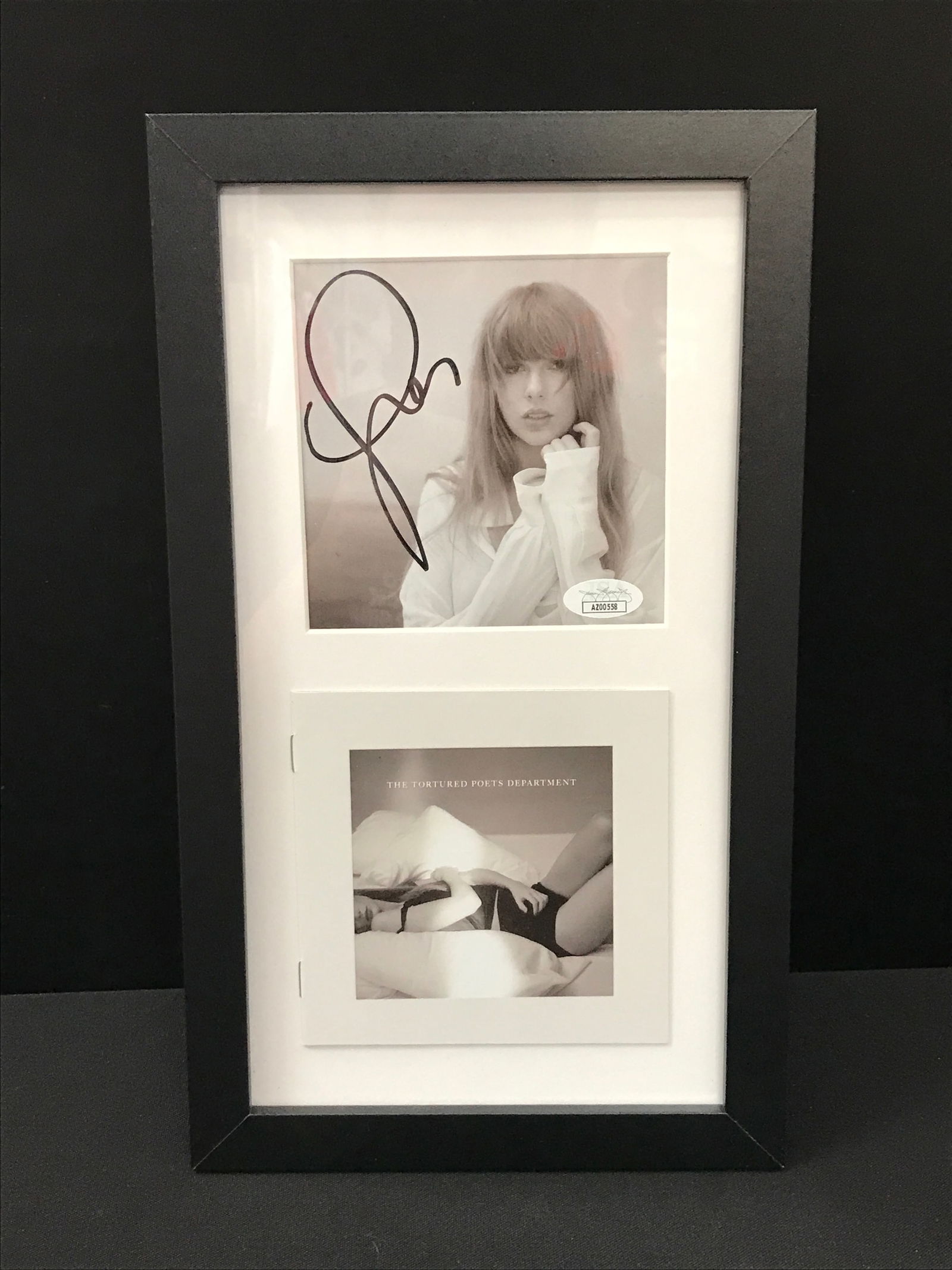 TAYLOR SWIFT SIGNED AND FRAMED CD COVER JSA COA (1 of 2)