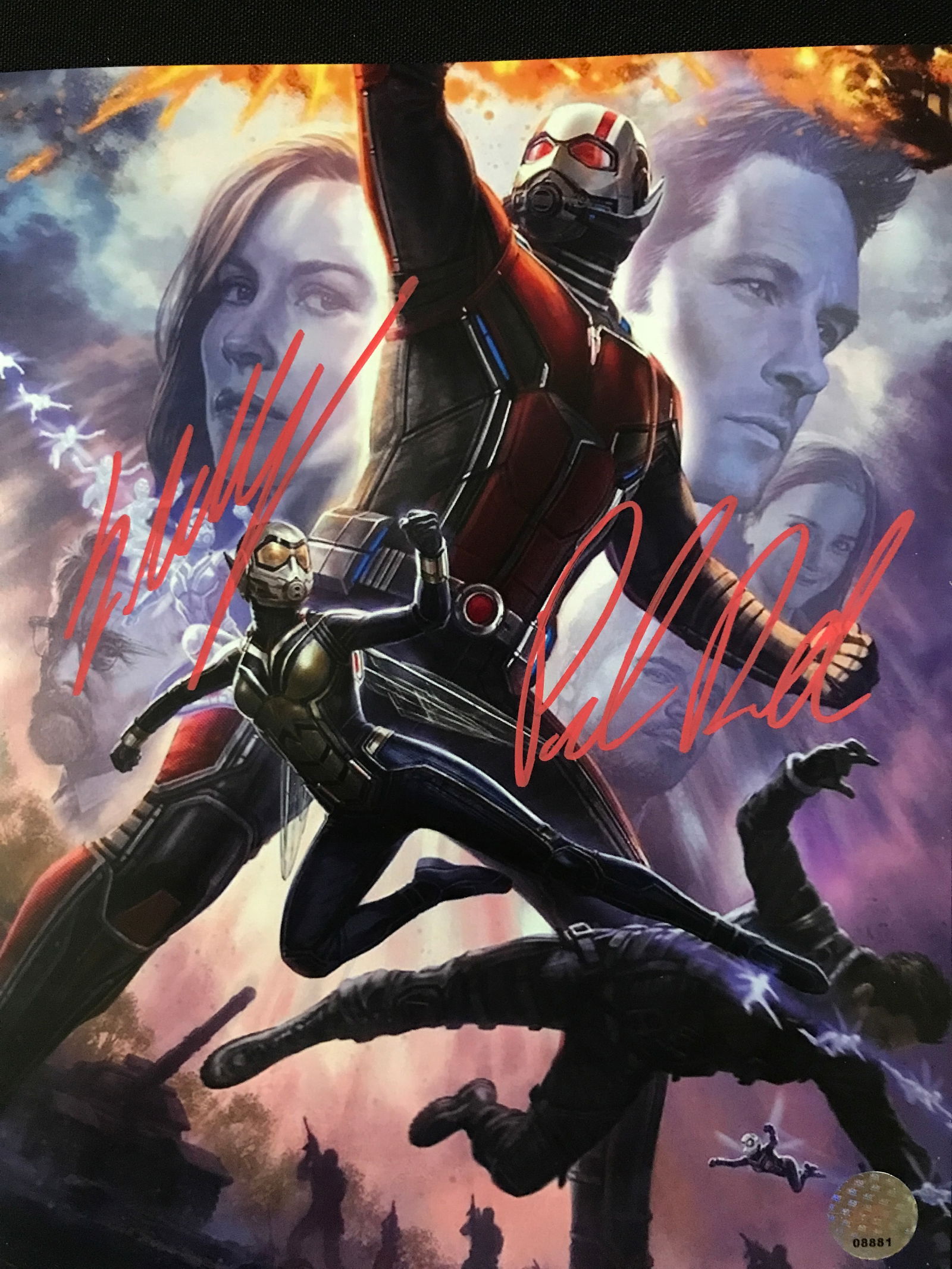 PAUL RUDD AND EVANGELINE LILLY SIGNED ANT MAN 8X10 - KB COA (1 of 1)