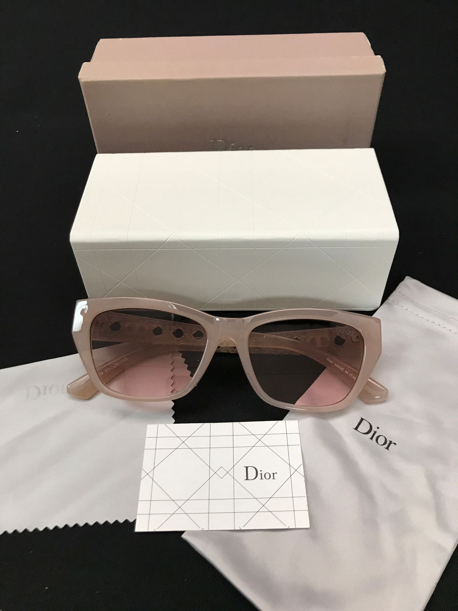 BNIB DIOR SUNGLASSES WITH BOX AND ACCESSORIES (1 of 3)