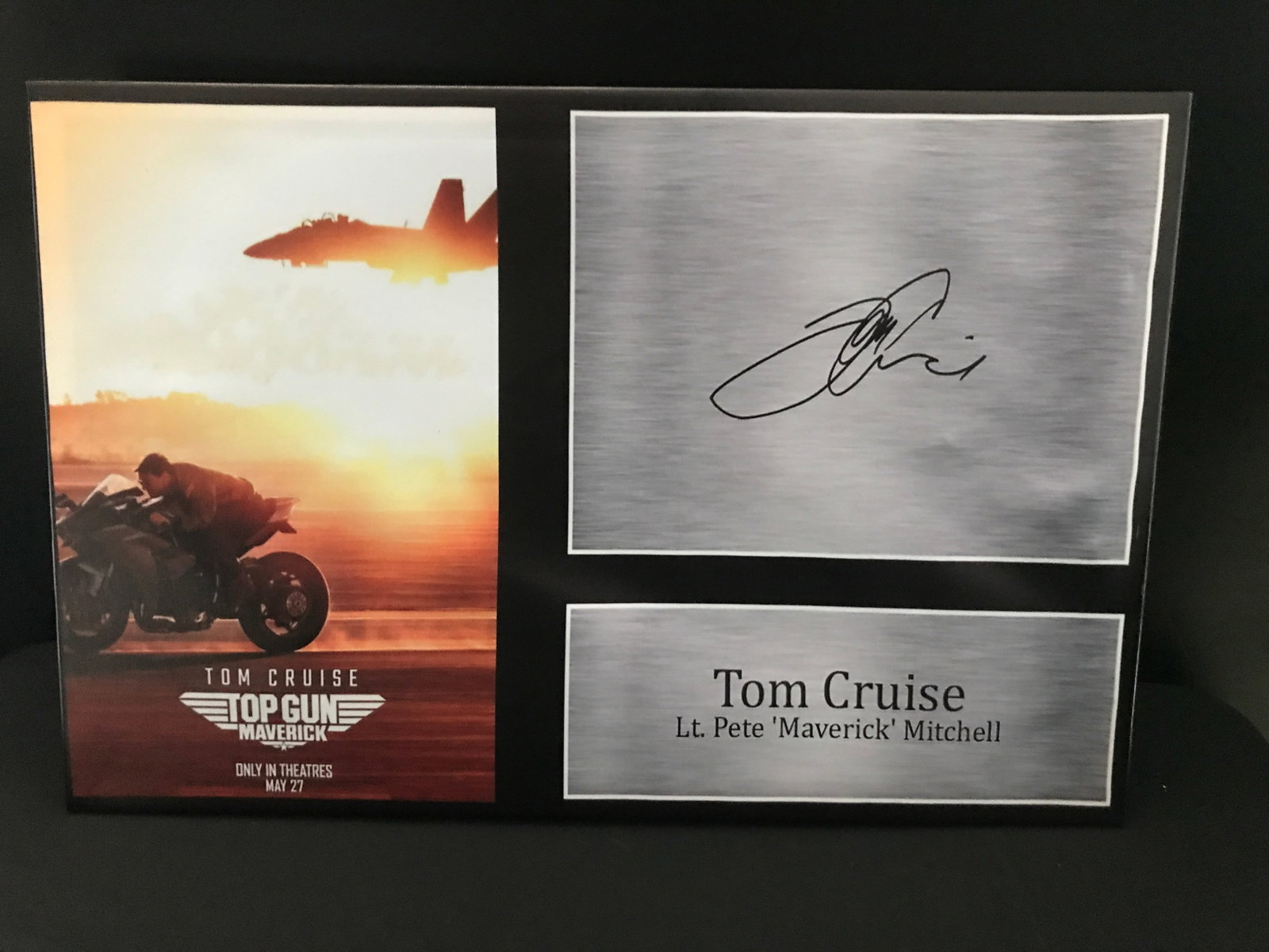 TOM CRUISE TOP GUN MAVERICK 18 X 22 CANVAS: Prices are in Canadian dollars