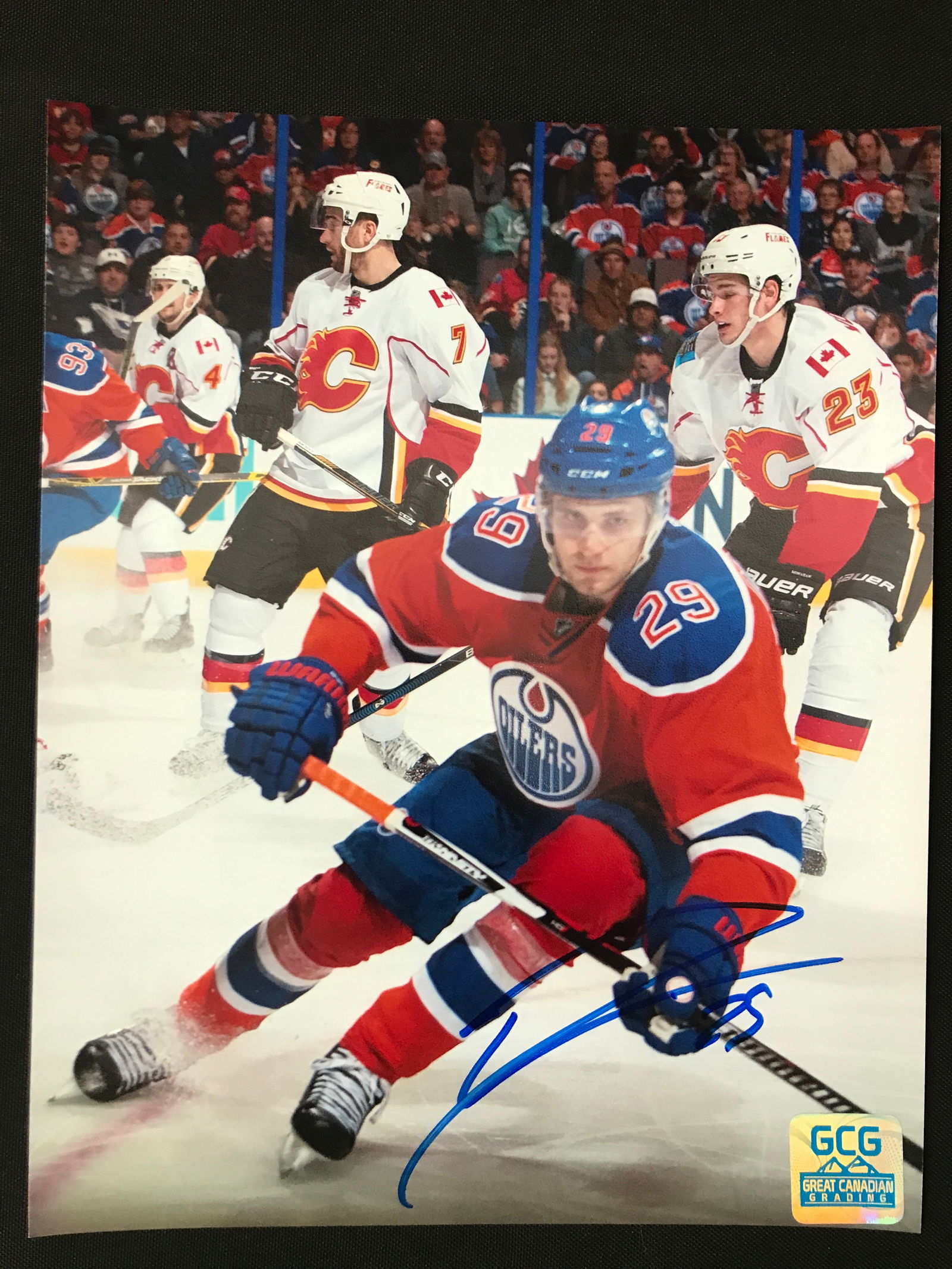 LEON DRAISAITL SIGNED 8X10 PHOTO GCG COA (1 of 1)
