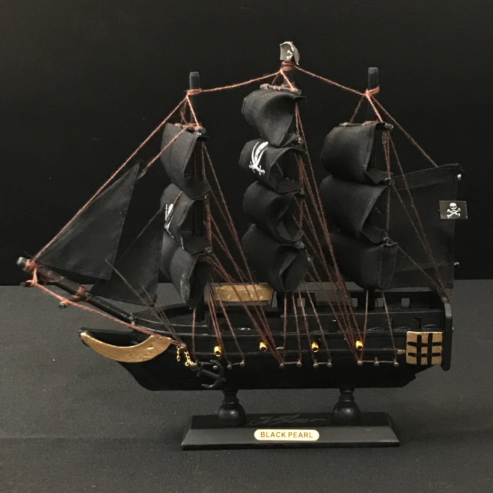 ORLANDO BLOOM SIGNED BLACK PEARL SHIP - WWOC COA: Prices are in Canadian dollars