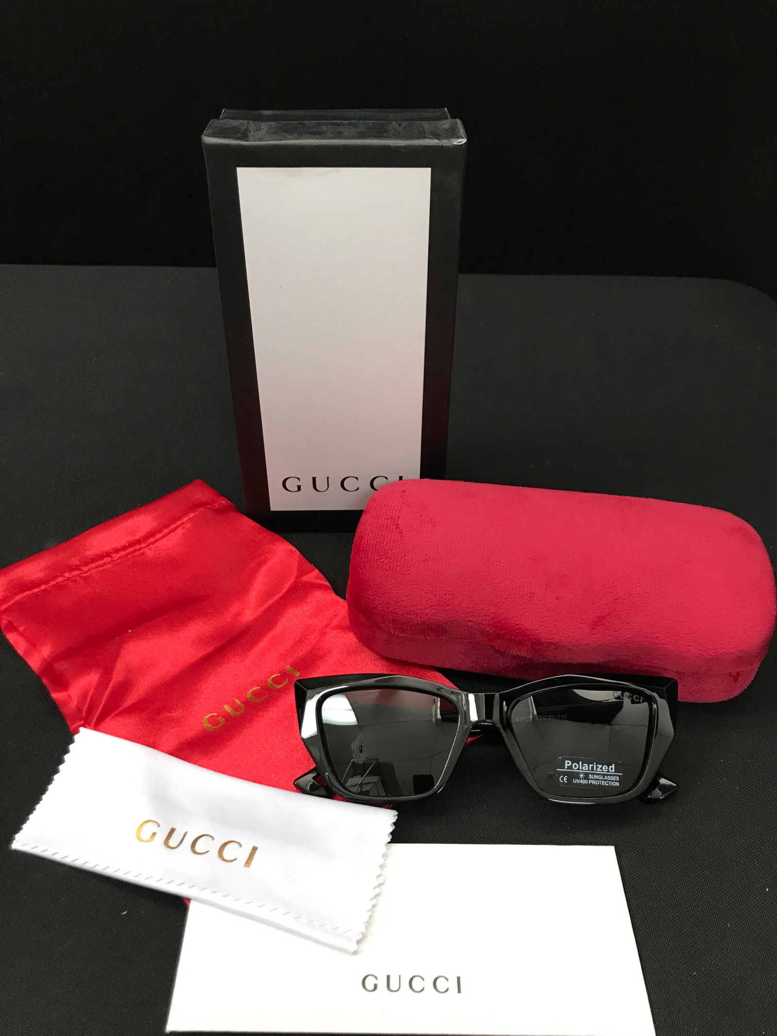BNIB GUCCI SUNGLASSES WITH BOX AND ACCESSORIES (1 of 3)
