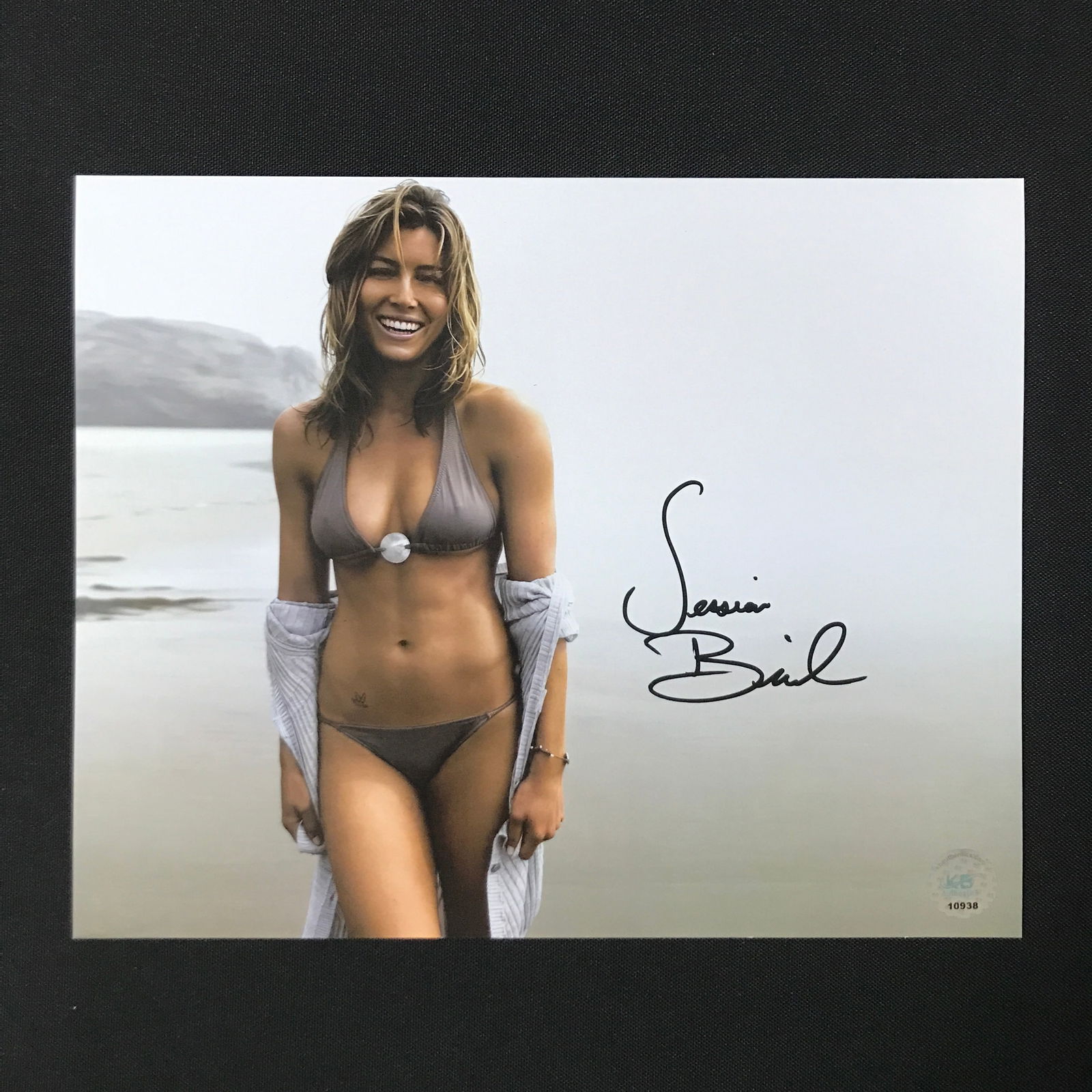 JESSICA BIEL SIGNED 8X10 - KB COA (1 of 1)