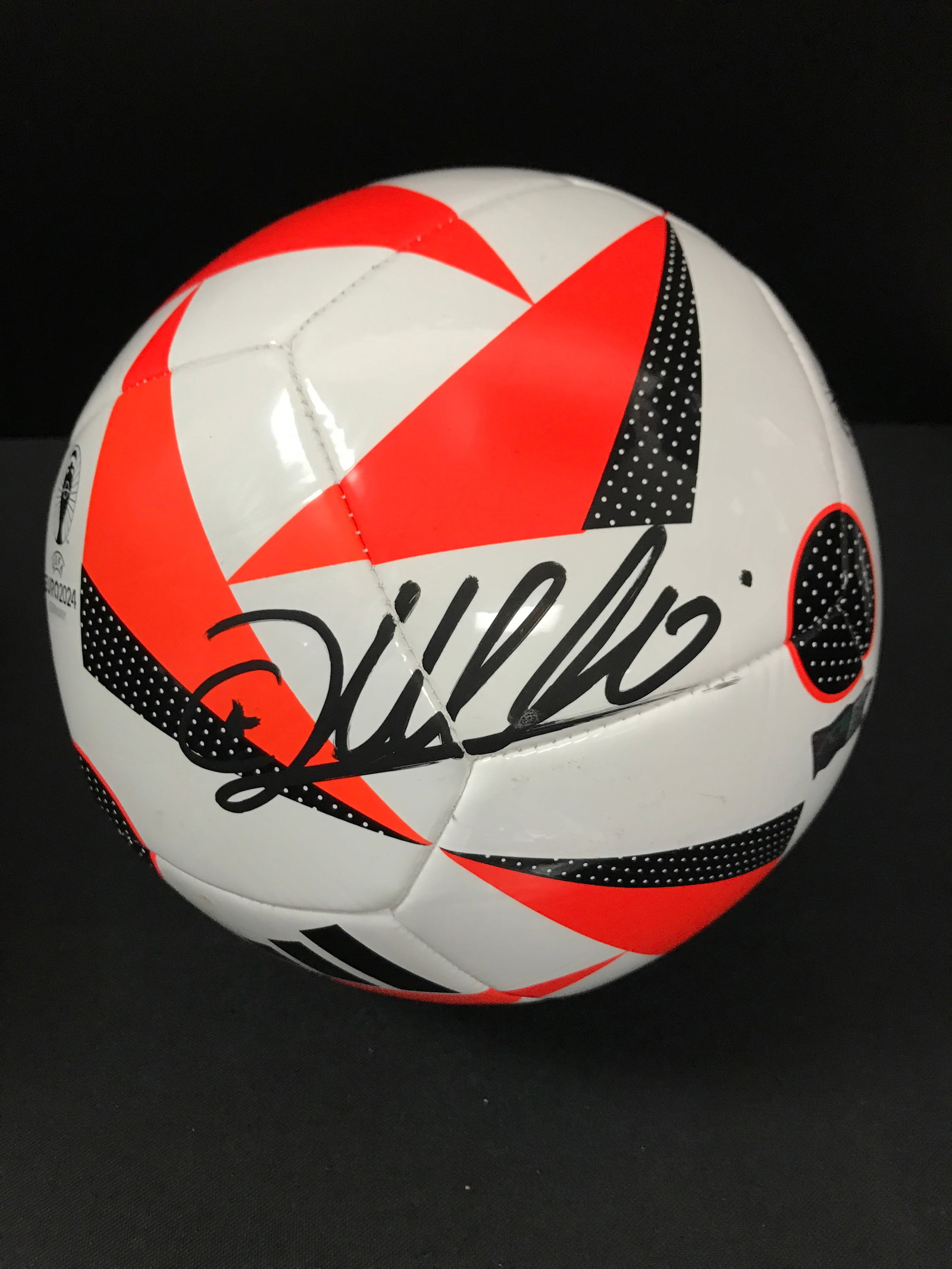 CHRISTIANO RONALDO SIGNE SOCCER BALL ACE COA: Prices are in Canadian dollars