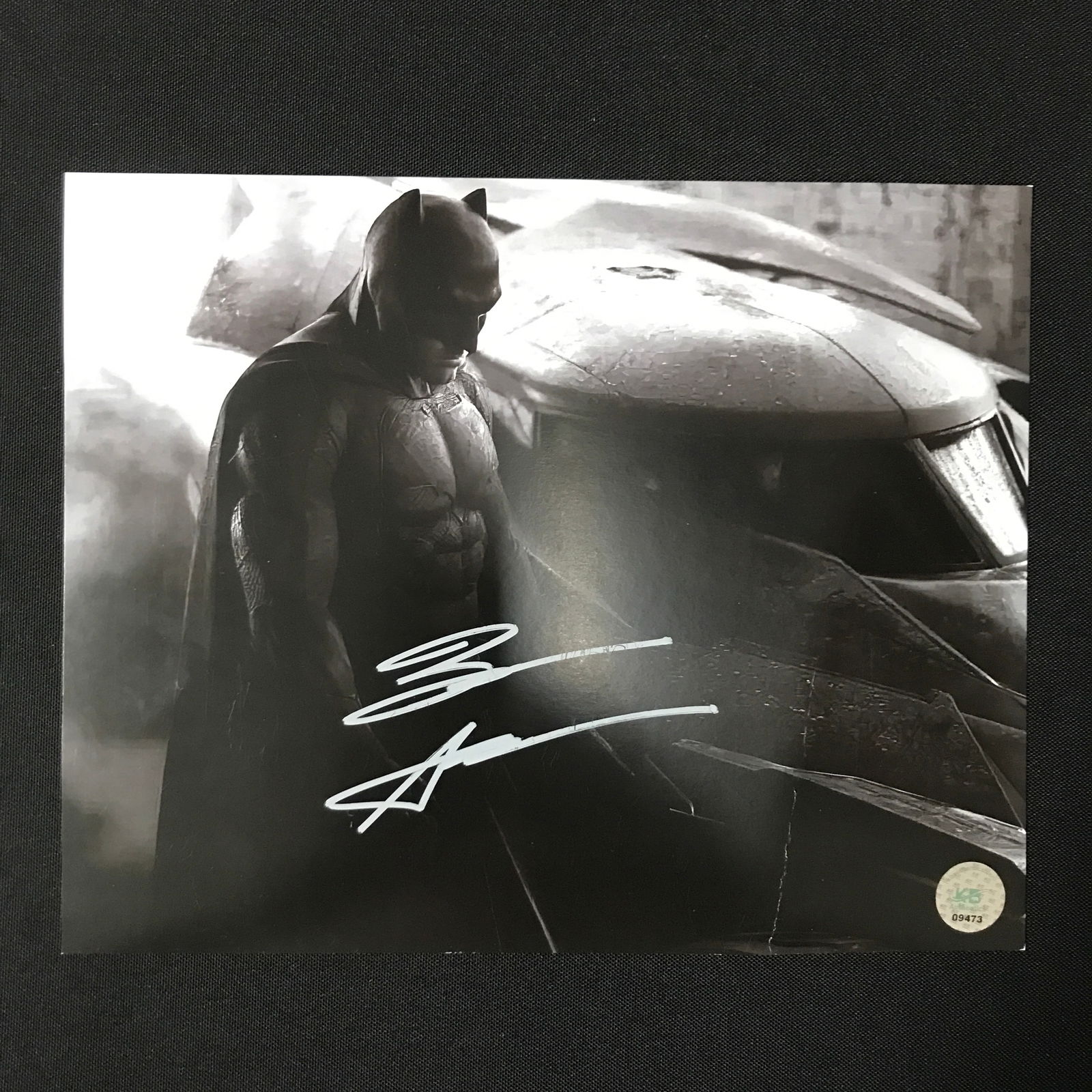 BEN AFFLECK SIGNED BATMAN 8X10 - KB COA (1 of 1)