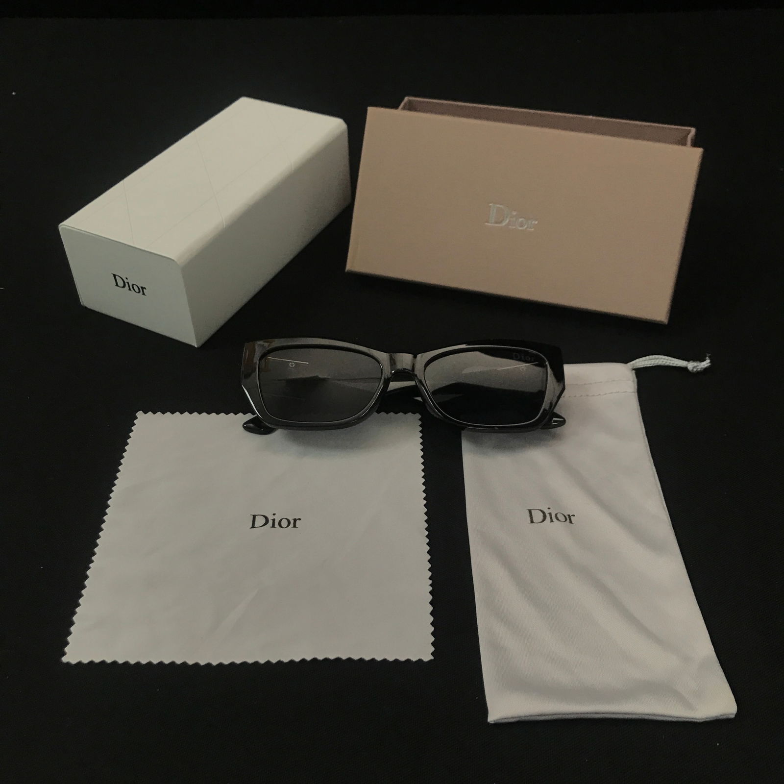 BNIB DIOR SUNGLASSES WITH BOX AND ACCESSORIES (1 of 3)