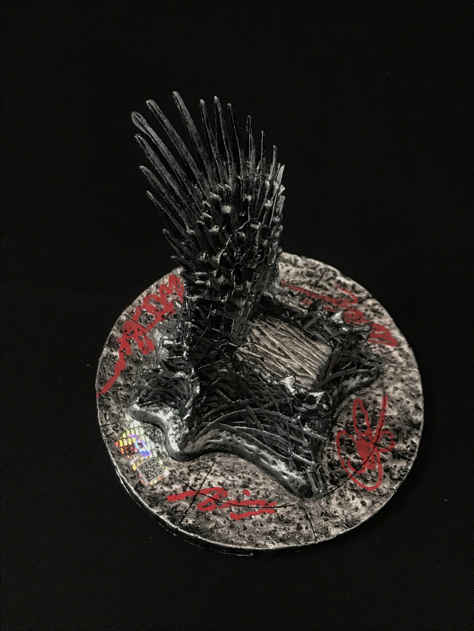 CLARKE,MAMOA,DINKLEDGE SIGNED GAME OF THRONES STATUE - KB COA: Prices are in Canadian dollars