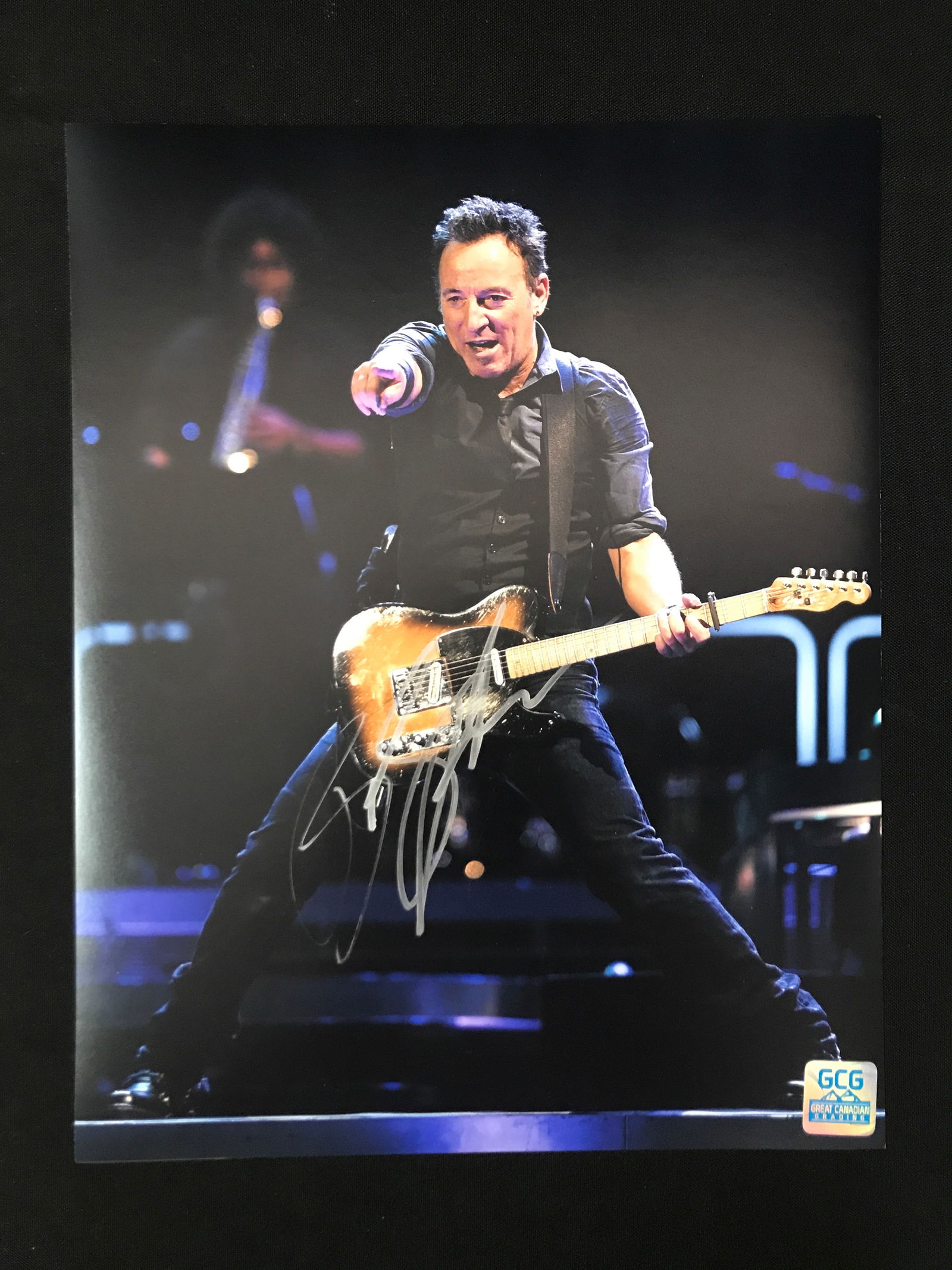 BRUCE SPRINGSTEEN SIGNED 11X14 PHOTO GCG COA (1 of 1)