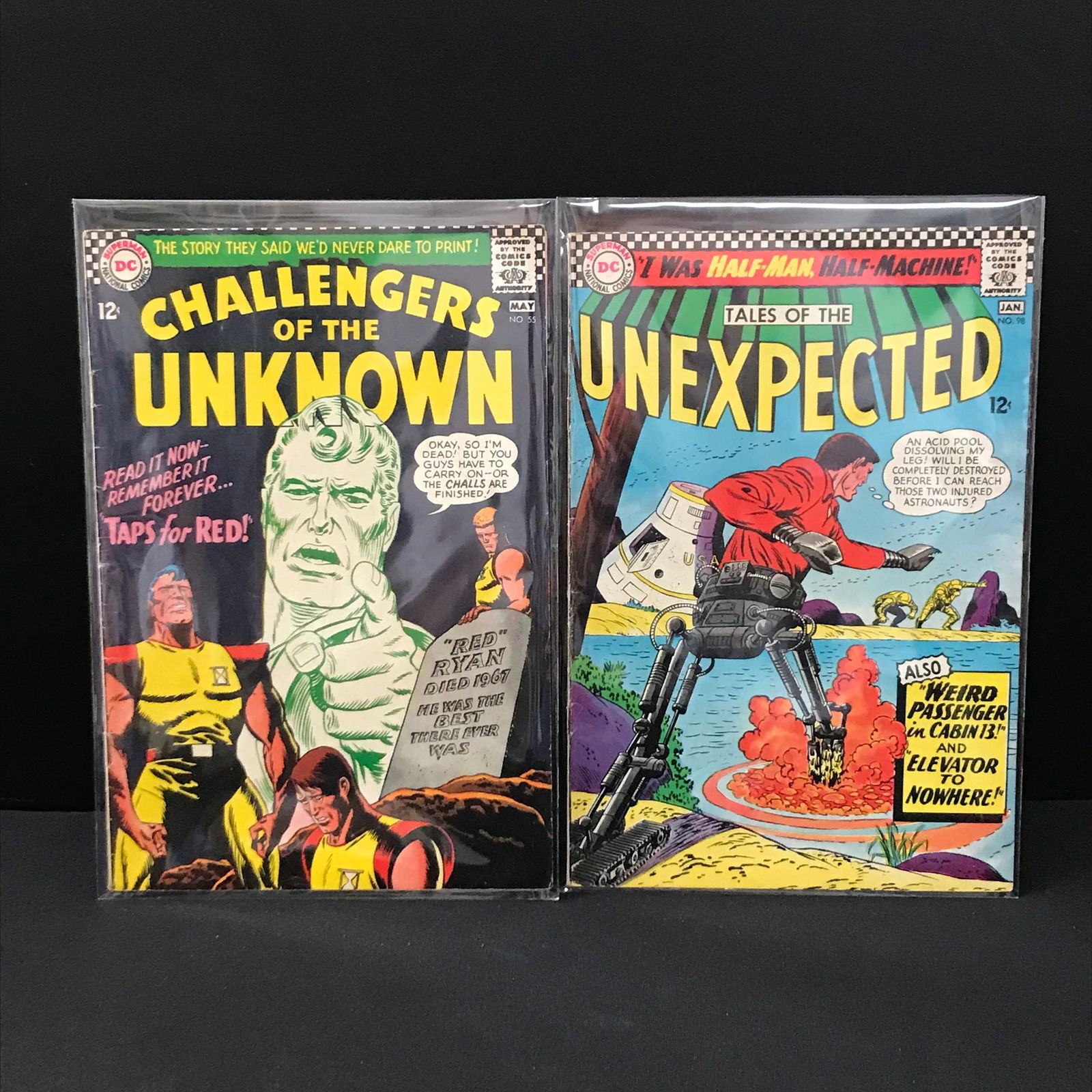 LOT OF 2 DC COMICS (1 of 1)