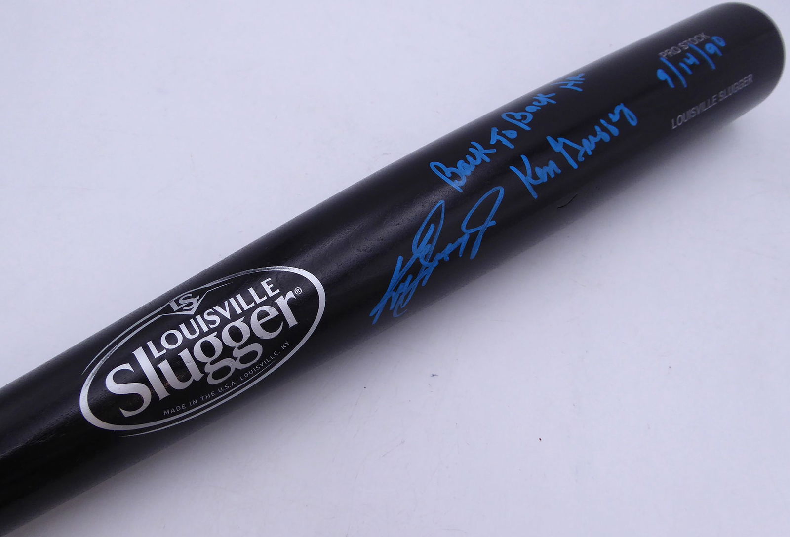KEN GRIFFEY JR AND KEN GRIFFEY SR SIGNED BASEBALL BAT BECKETT COA (1 of 4)
