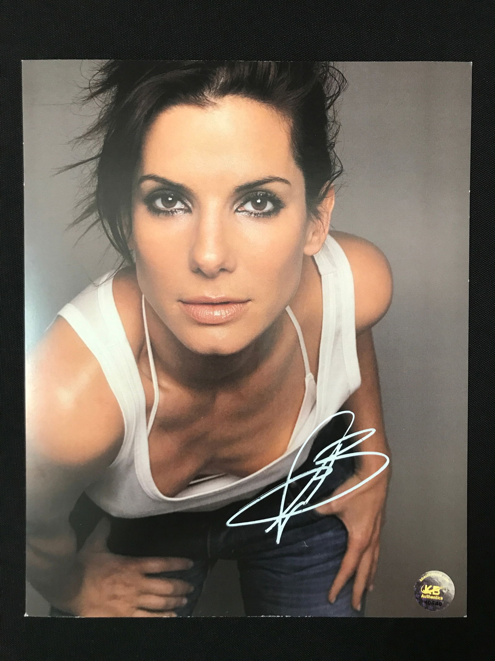 SANDRA BULLOCK SIGNED 8X10 - KB COA (1 of 1)