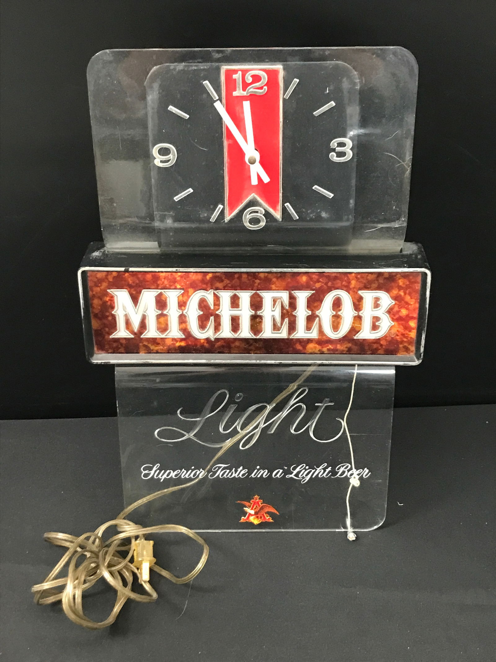 VINTAGE WORKING MICHELOB LIGHT CLOCK: Prices are in Canadian dollars