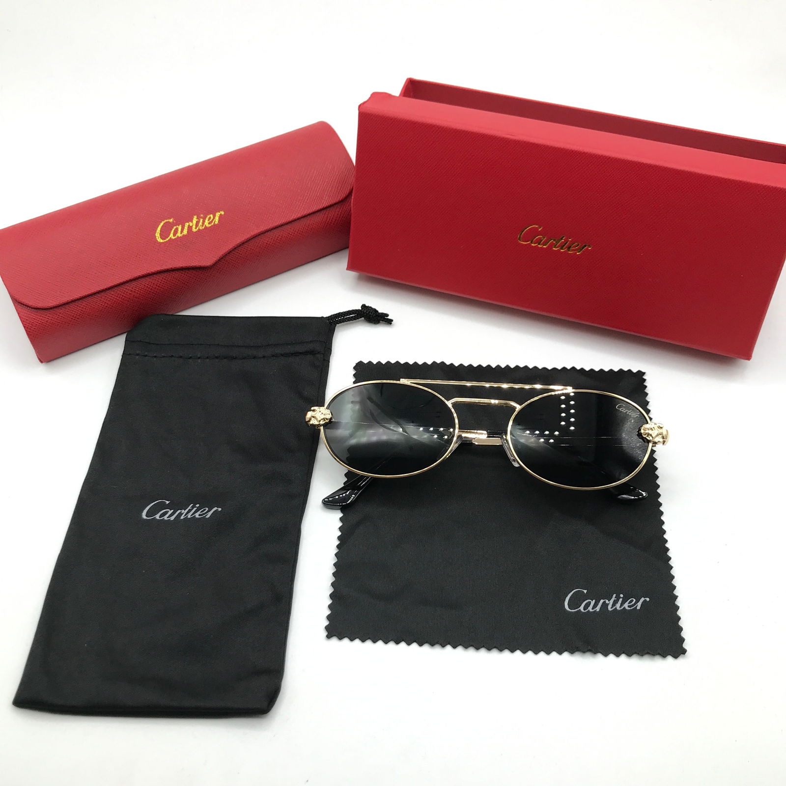 BNIB SUNGLASSES WITH CASE AND ACCESSORIES (1 of 3)