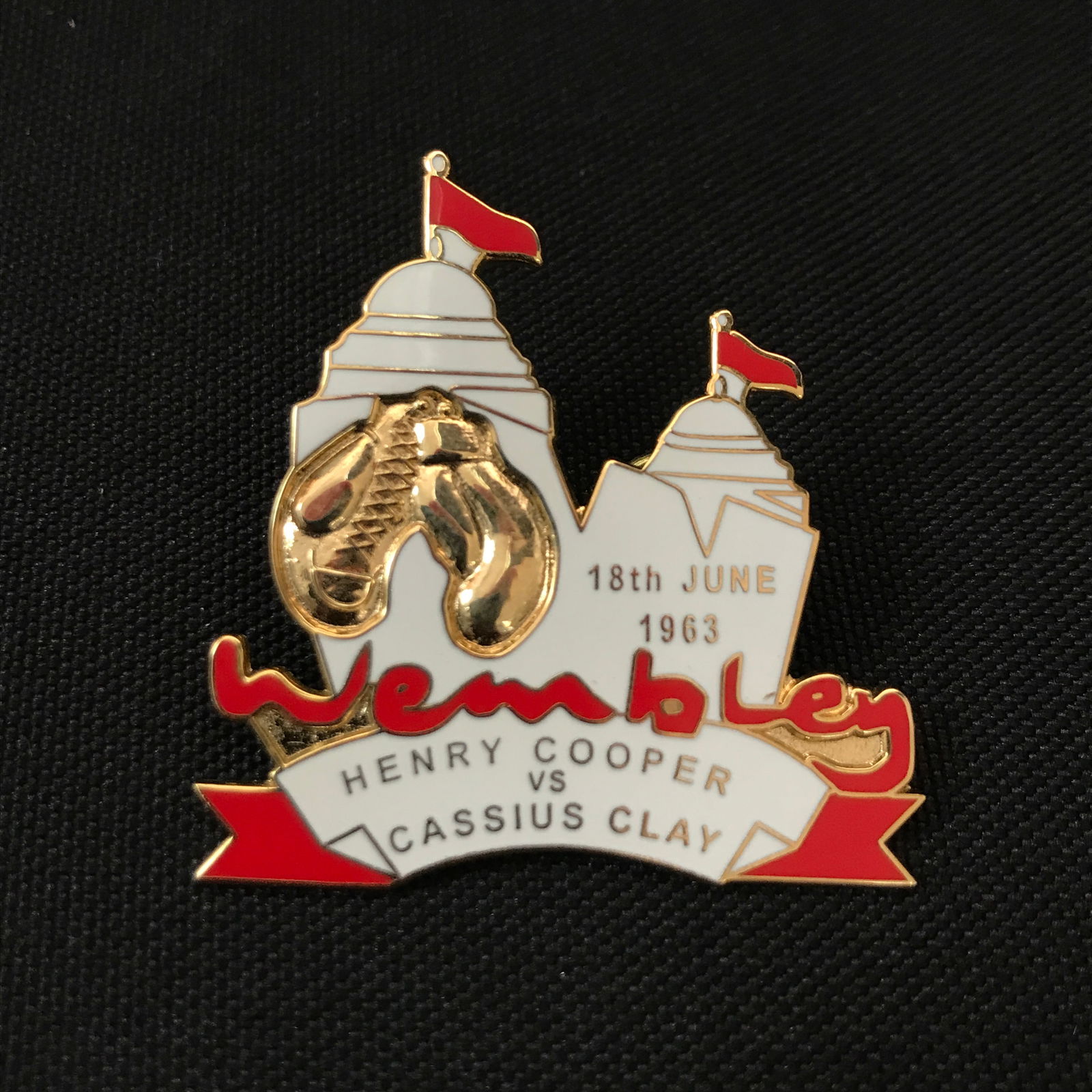 HENRY COOPERS VS CASSIUS CLAY 18TH JUNE 1963 PIN (1 of 1)