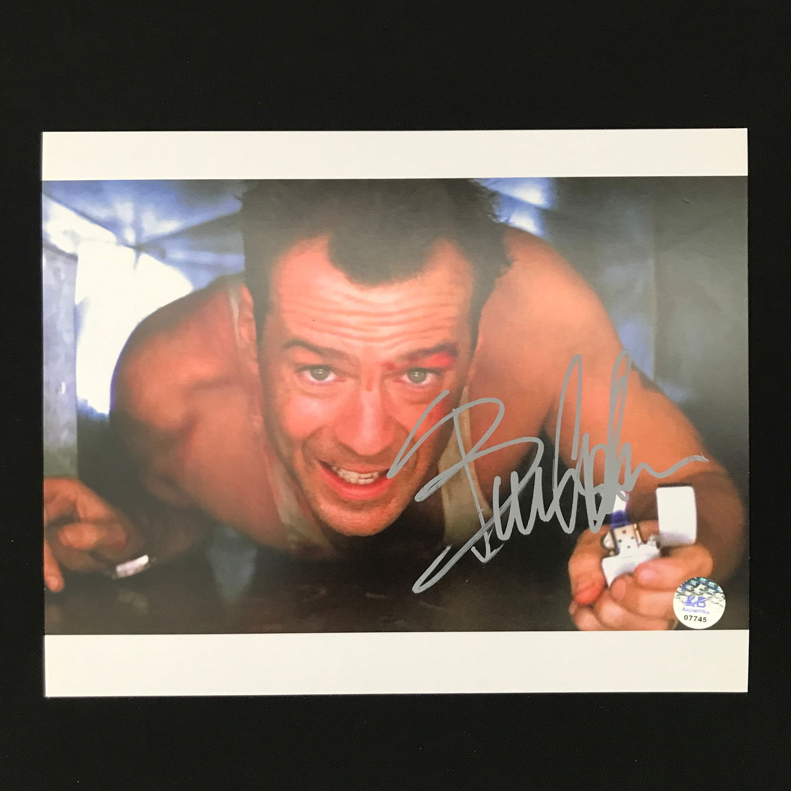 BRUCE WILLIS SIGNED DIE HARD 8X10 - KB COA (1 of 1)