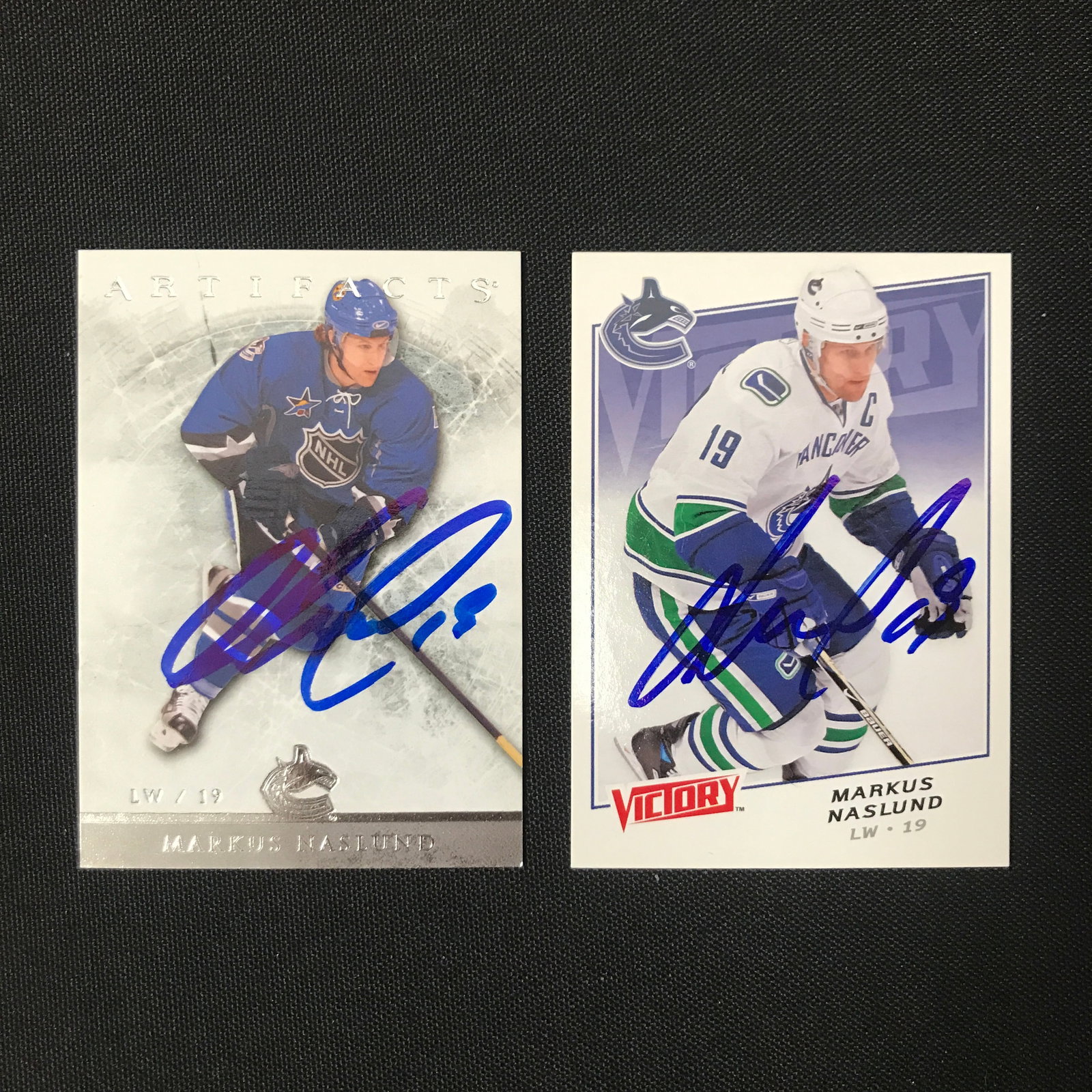 LOT OF 2 SIGNED MARKUS NASLUND TRADING CARDS: Prices are in Canadian dollars