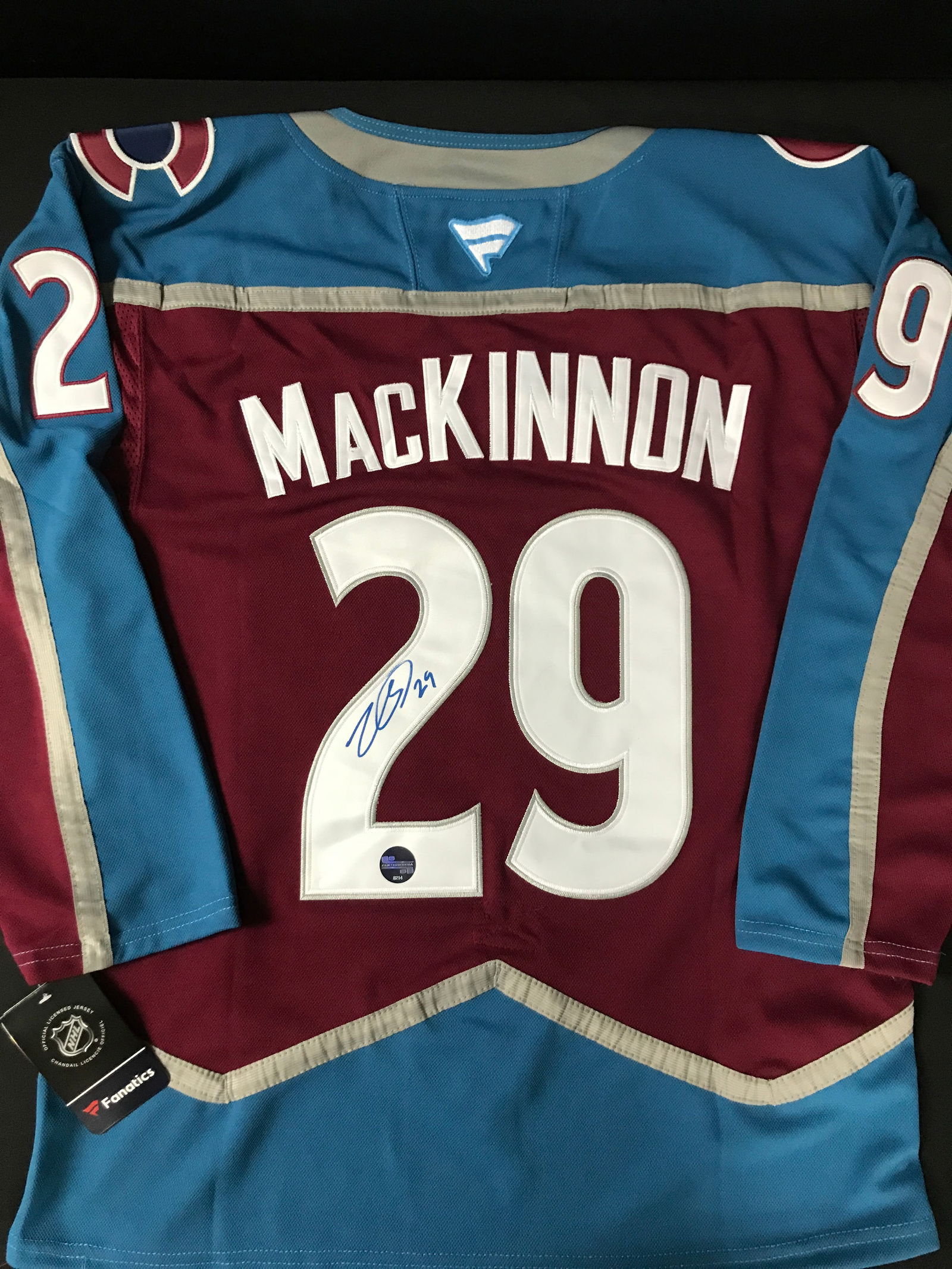 NATHAN MACKINNON SIGNED COLORADO AVALANCHE JERSEY - CENTER ICE COA (1 of 3)