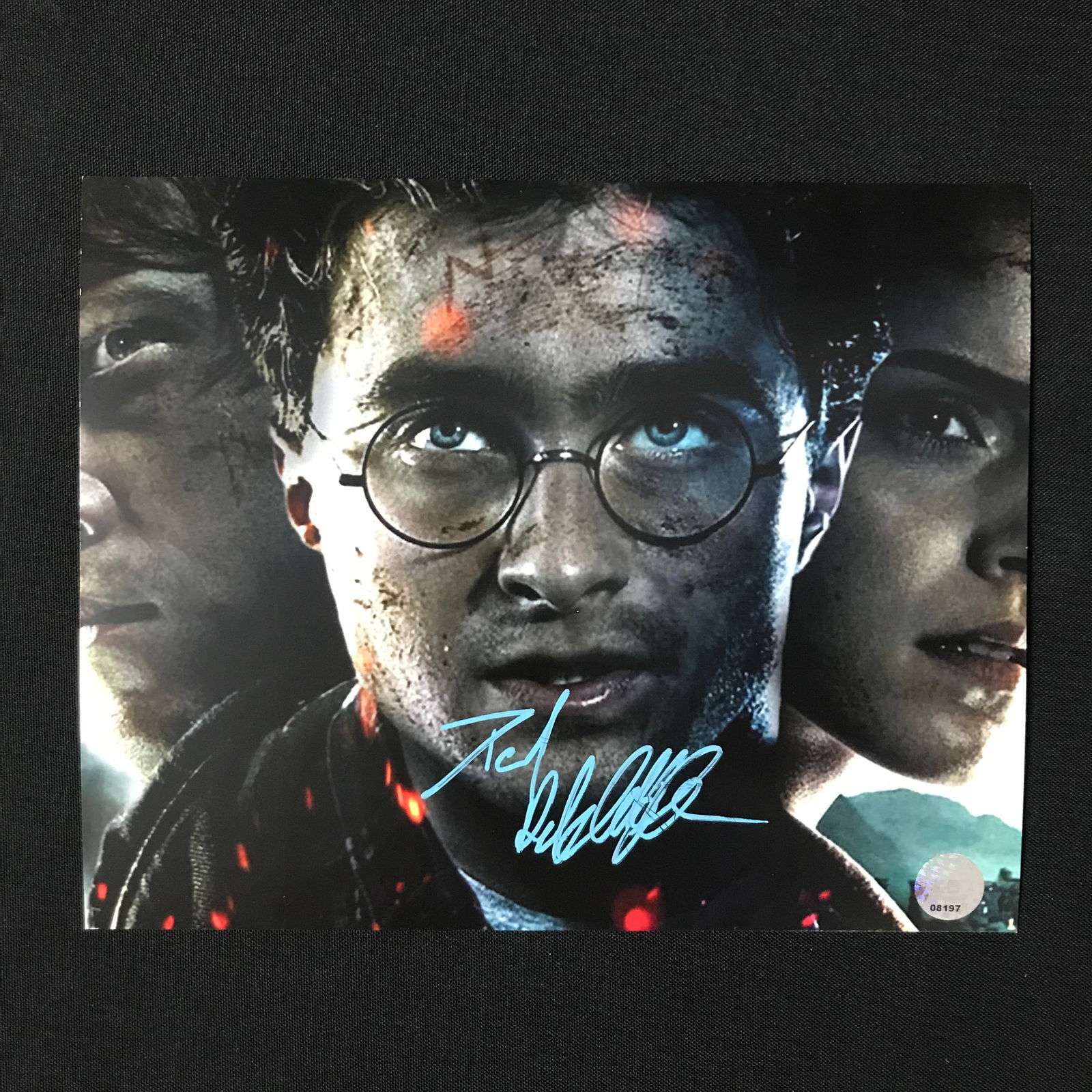 DANIEL RADCLIFFE SIGNED HARRY POTTER 8X10 - KB COA (1 of 1)