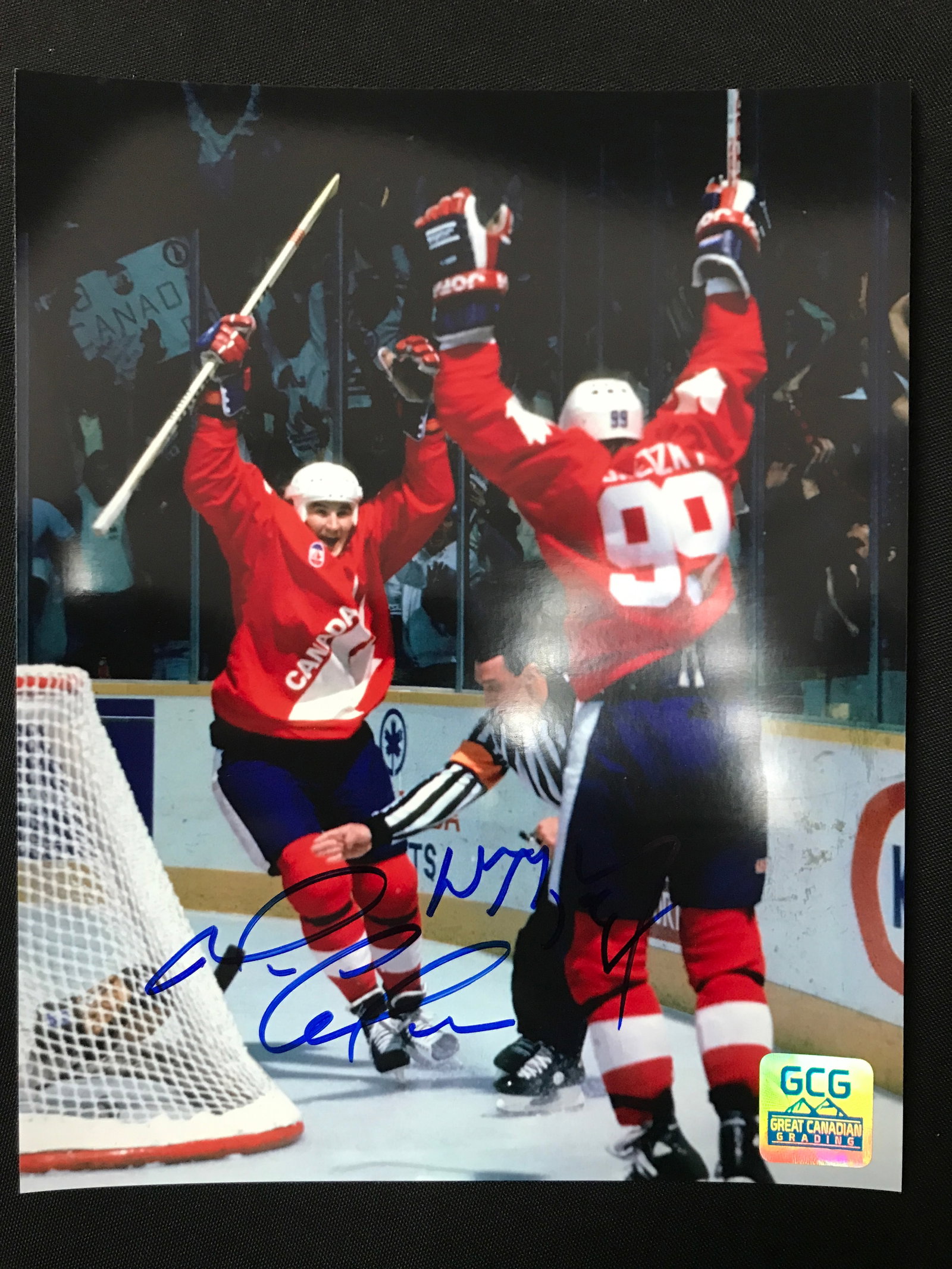 WAYNE GRETZKY AND MARIO LEMIEUX SIGNED 8X 10 (GCG HOLO): Prices are in Canadian Dollars