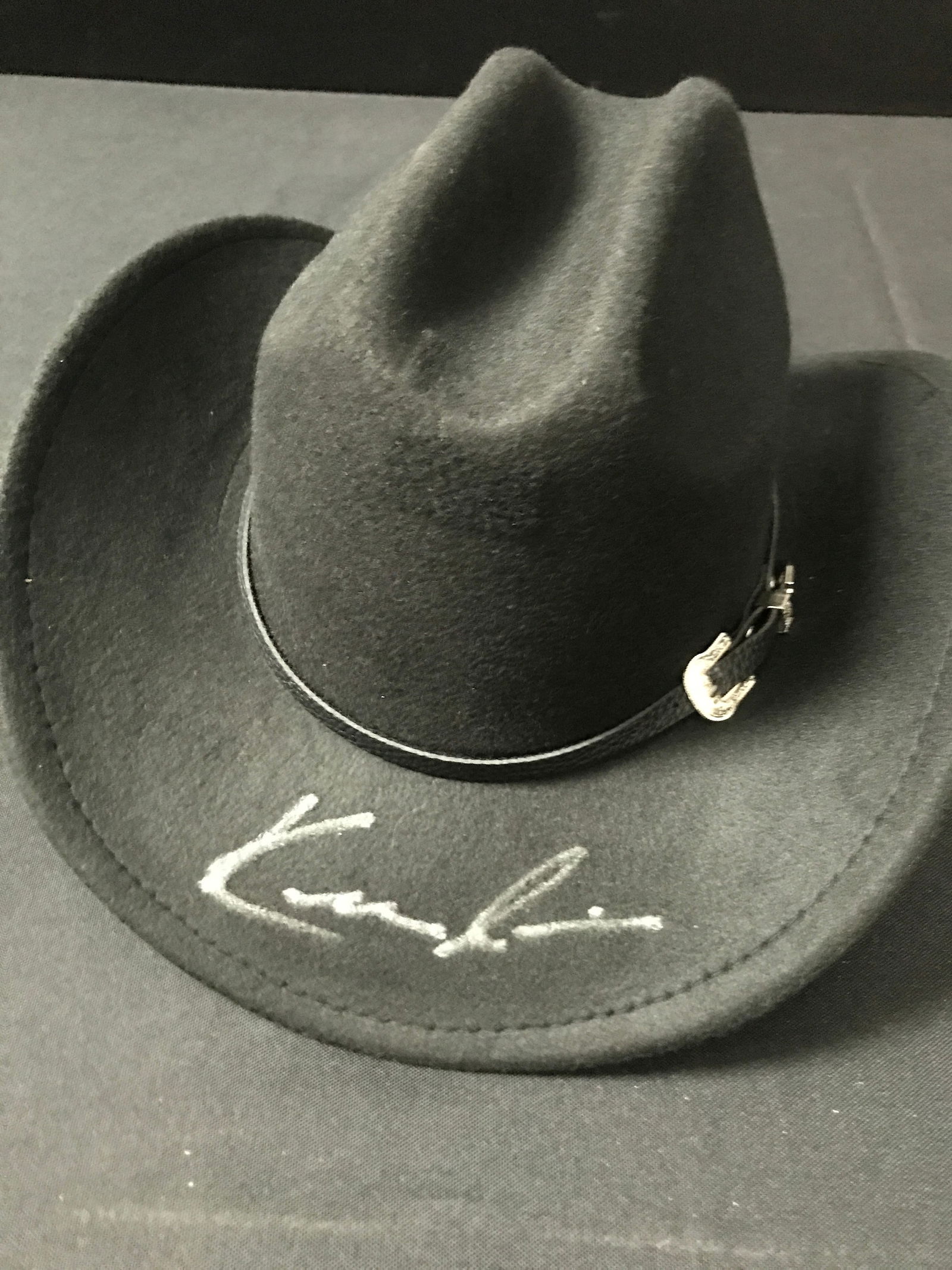 KEVIN COSTNER SIGNED YELLOW STONE COWBOY HAT - KB COA (1 of 2)