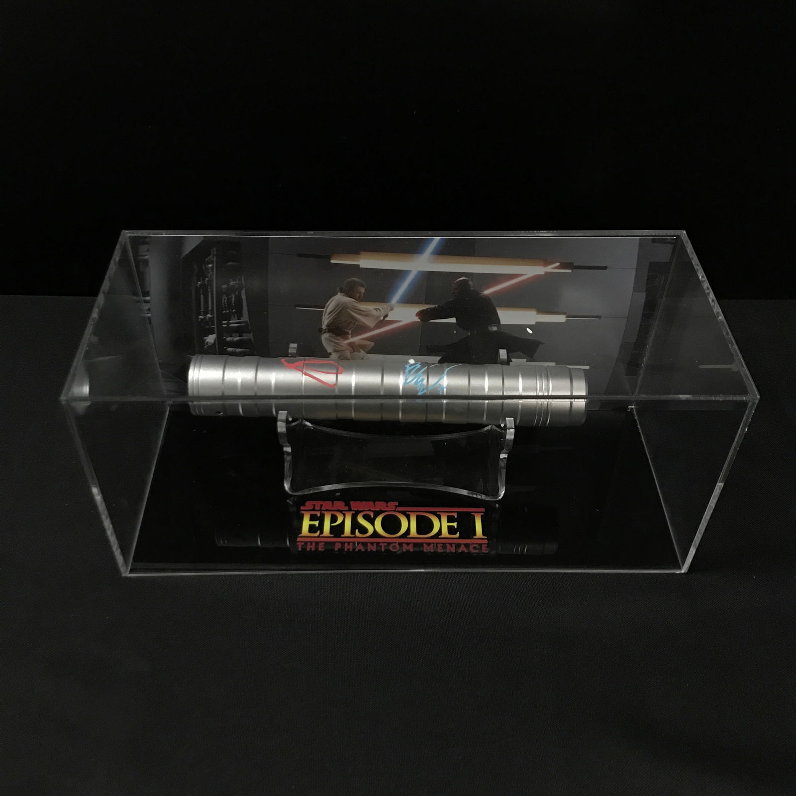EWAN MCGREGOR AND RAY PARK DUAL SIGNED LIGHTSABER PRESENTATION PIECE - WWOC COA (1 of 2)