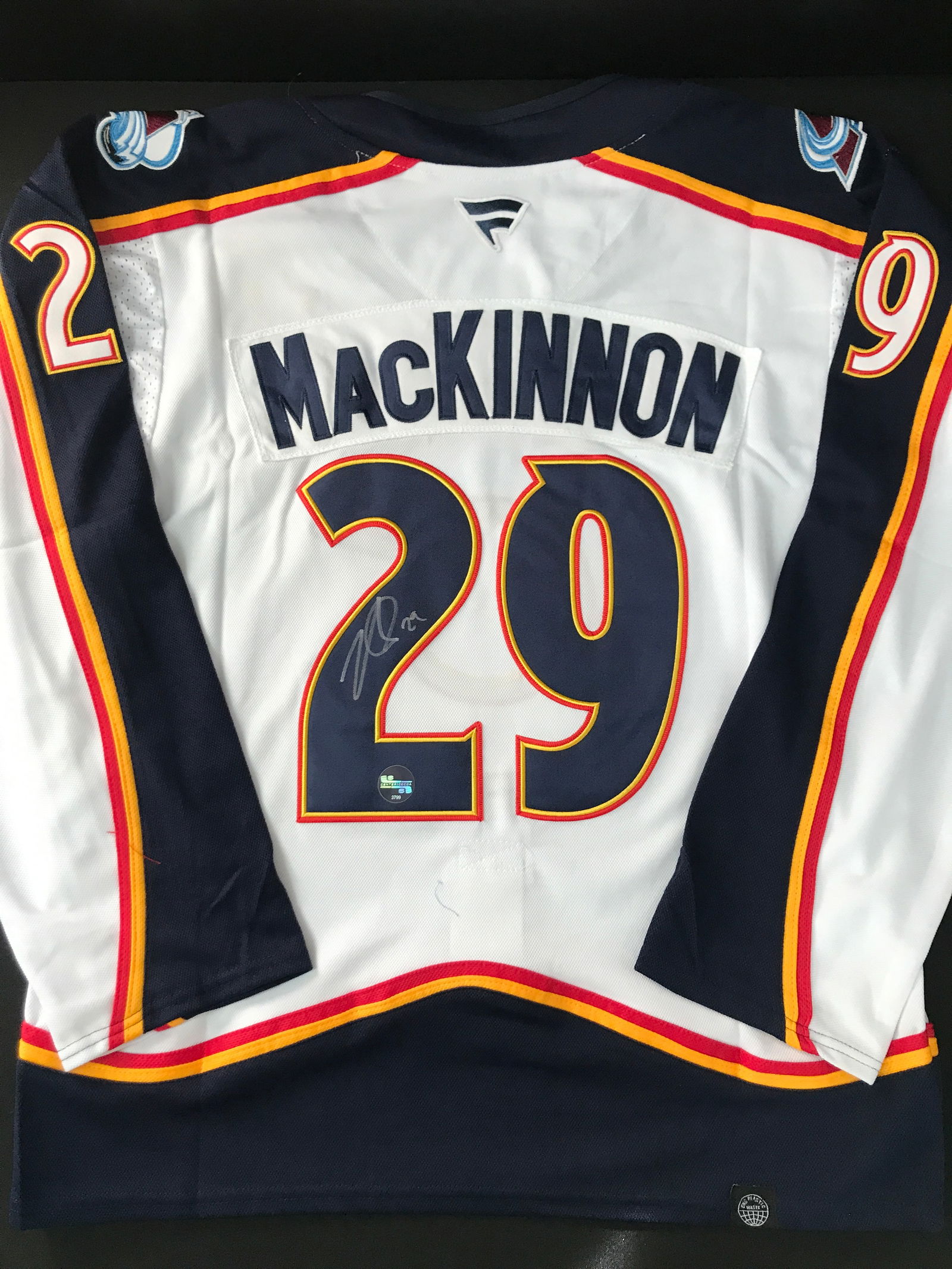 NATHAN MACKINNON SIGNED COLORADO AVALANCHE JERSEY - CENTER ICE COA (1 of 3)