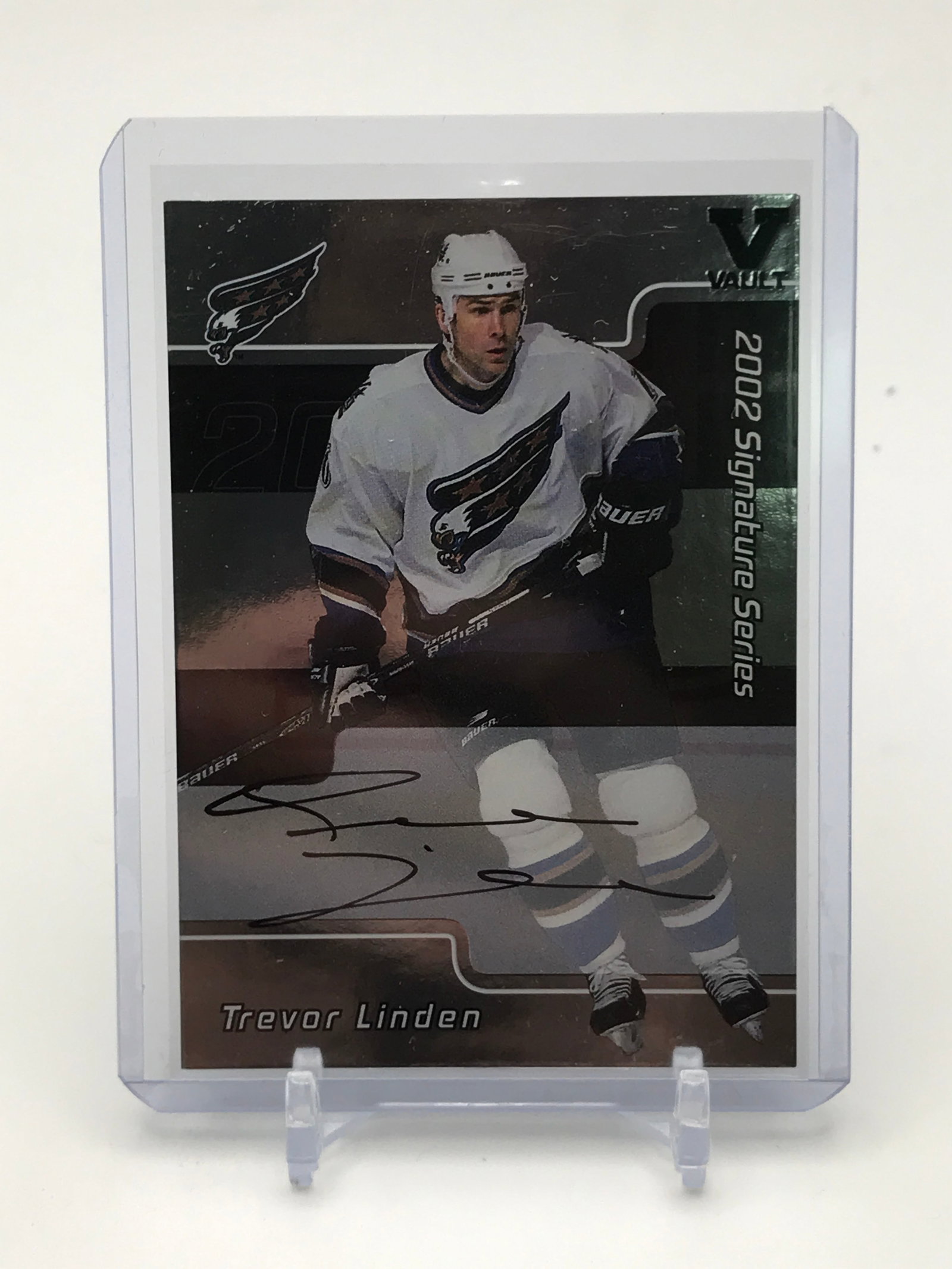 IN THE GAME 2002 SIGNATURE SERIES TREVOR LINDEN SIGNED TRADING CARD: Prices are in Canadian dollars