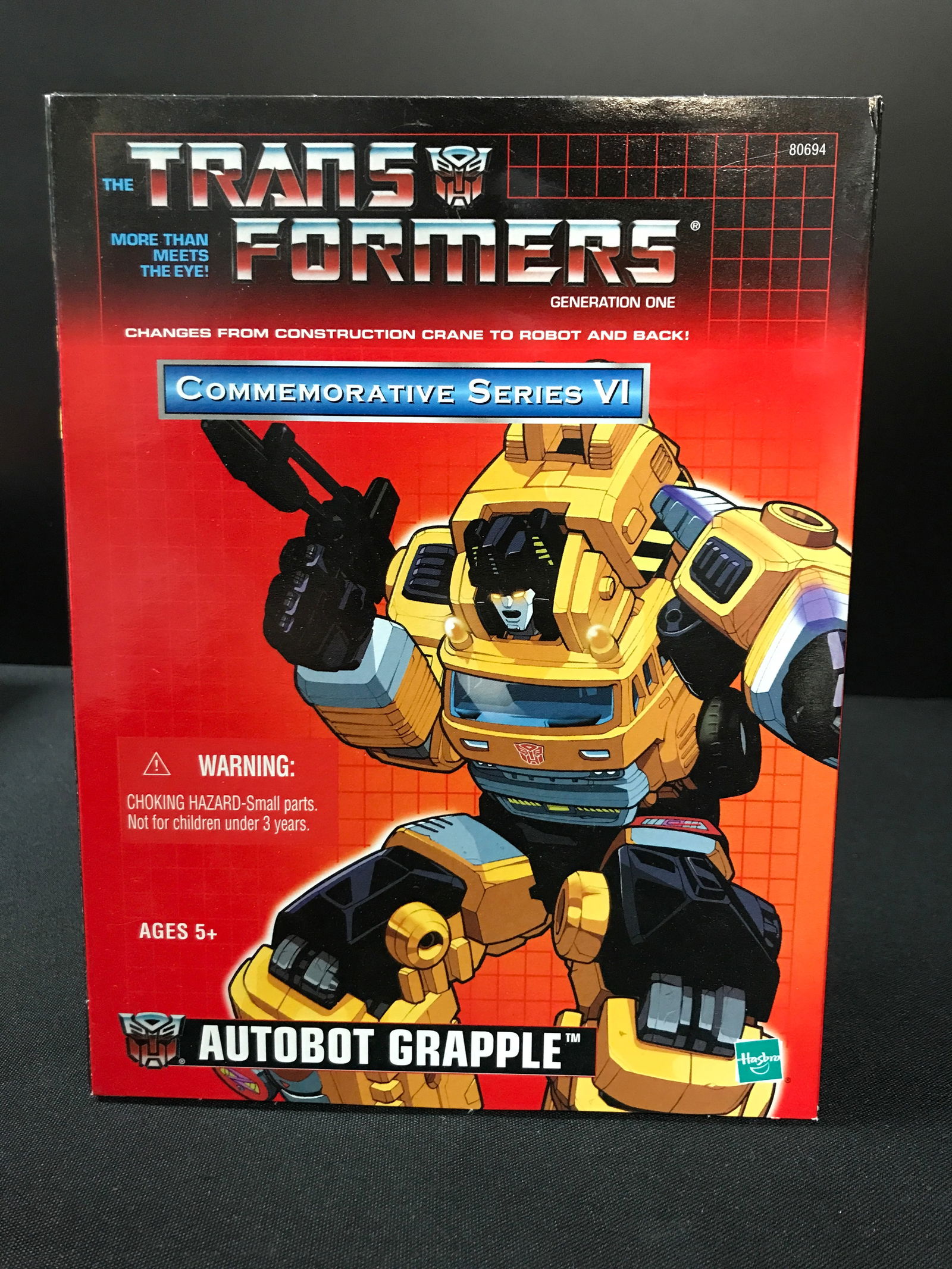 NEW IN BOX TRANSFORMERS COMMEMORATIVE SERIES AUTOBOT GRAPPLE (1 of 2)