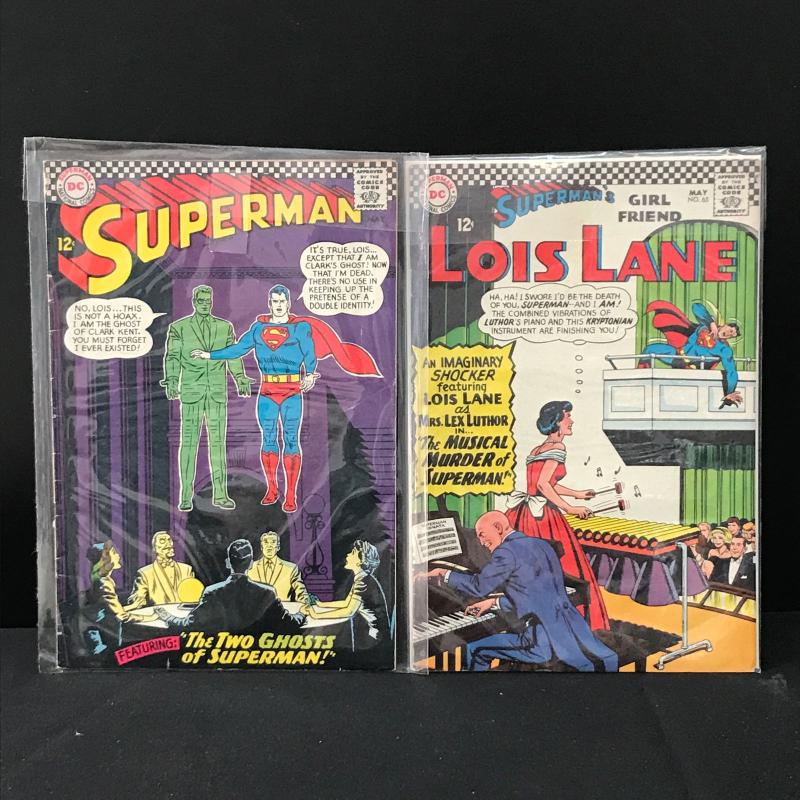 LOT OF 2 DC COMICS (1 of 1)