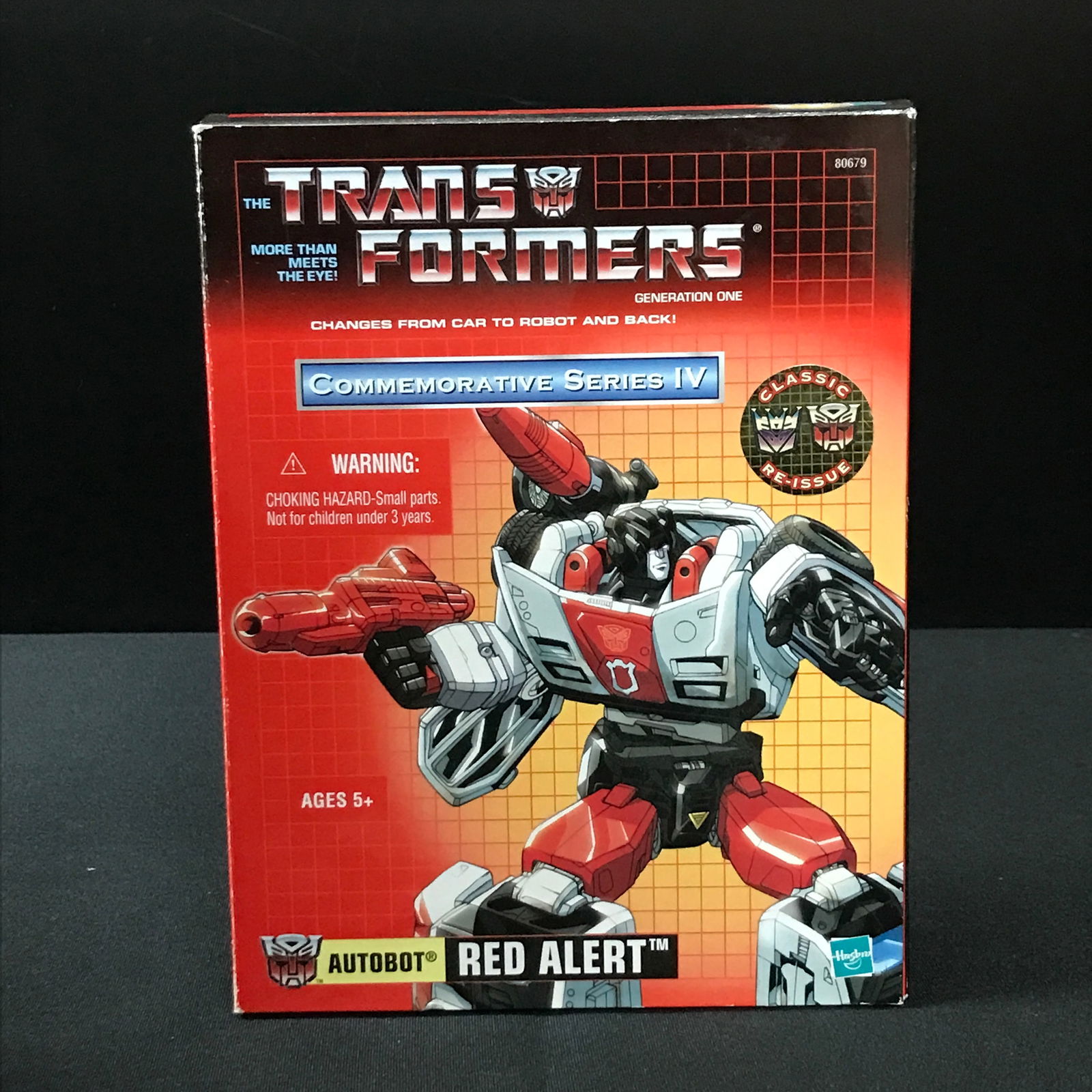 TRANSFORMERS COMMEMORATIVE SEASON IV AUTOBOT RED ALERT IN BOX (1 of 2)