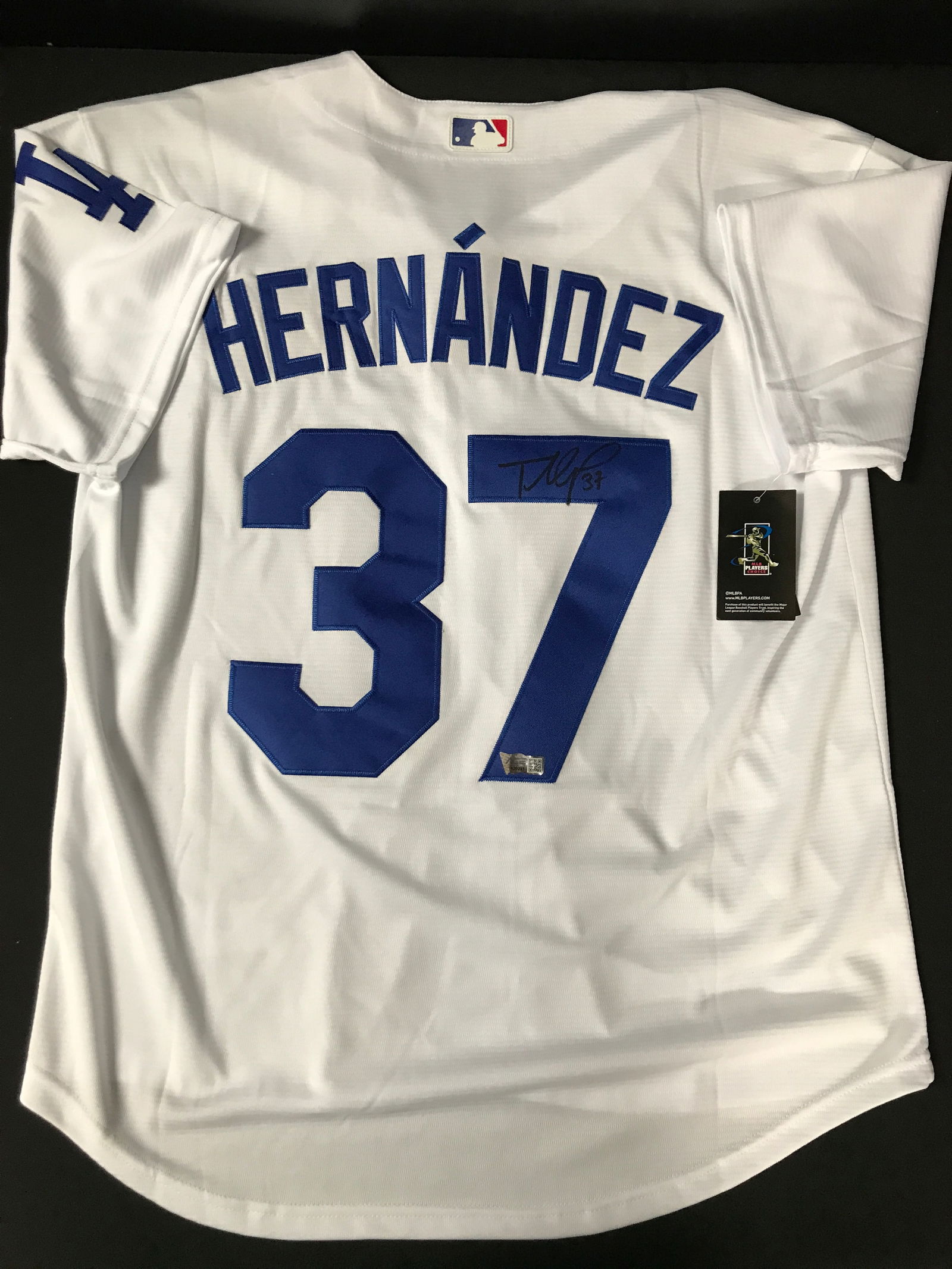 TEOSCAR HERNANDEZ SIGNED LOS ANGELES DODGERS JERSEY - ACE COA: Prices are in Canadian dollars
