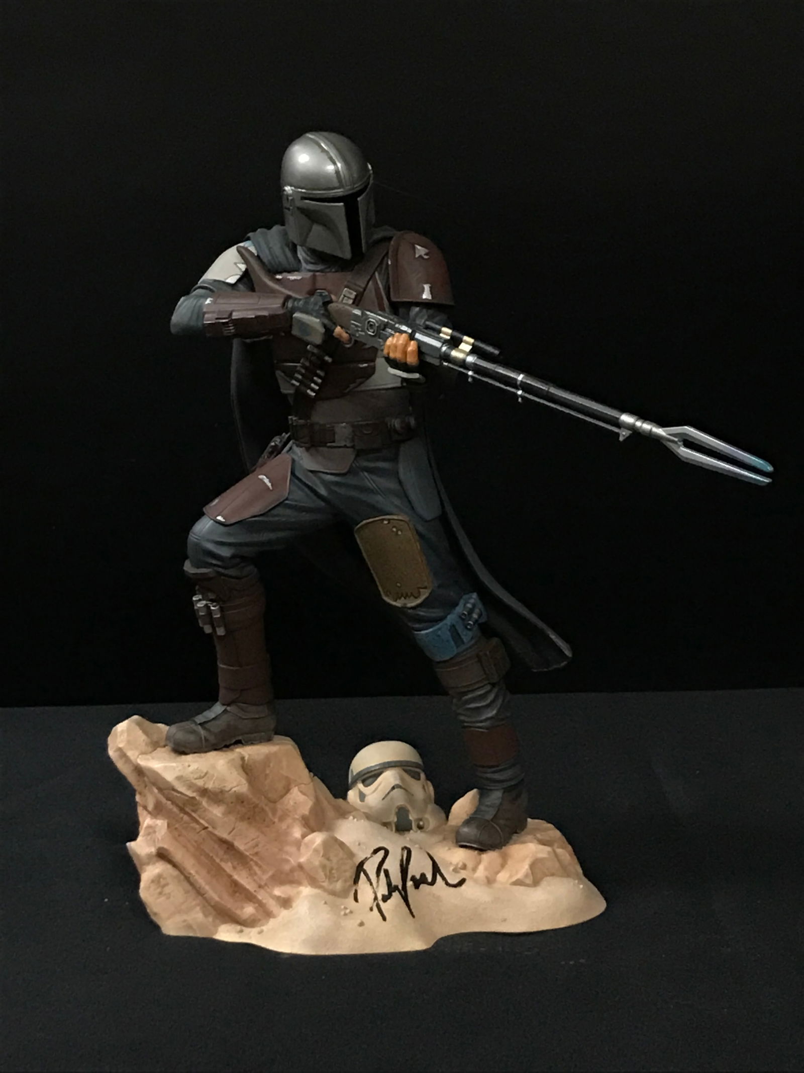 PEDRO PASCAL SIGNED STAR WARS MADALORIAN STATUE - KB COA (1 of 2)