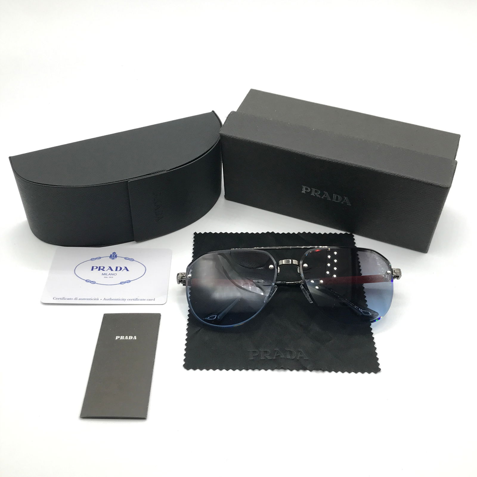 BNIB SUNGLASSES WITH ACCESSORIES (1 of 3)