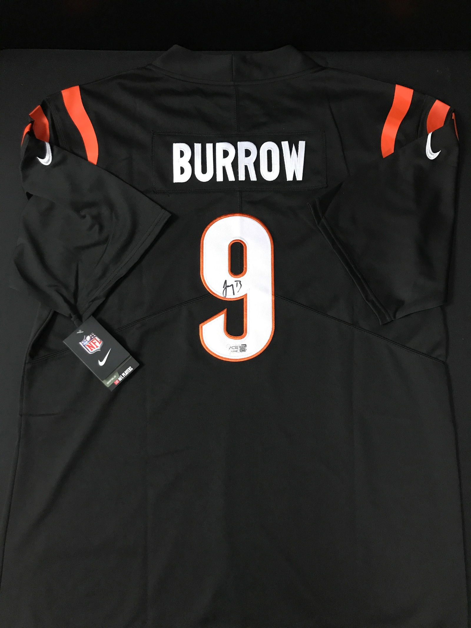 JOE BURROW SIGNED CINCINATTI BENGALS JERSEY - ACE COA (1 of 3)
