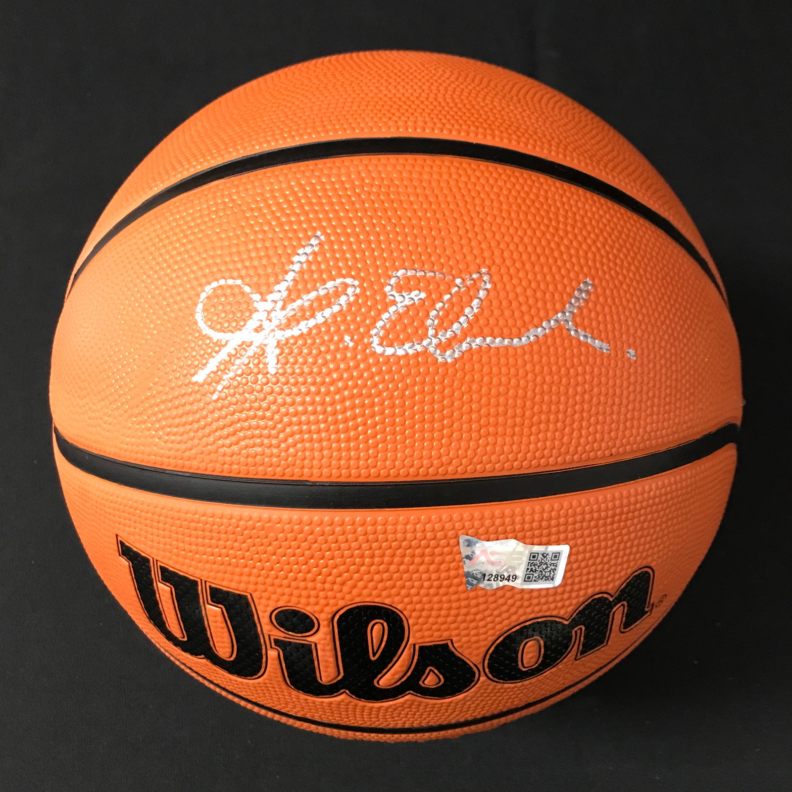 ANTHONY EDWARDS SIGNED BASKETBALL (ACE COA): Prices are in Canadian dollars