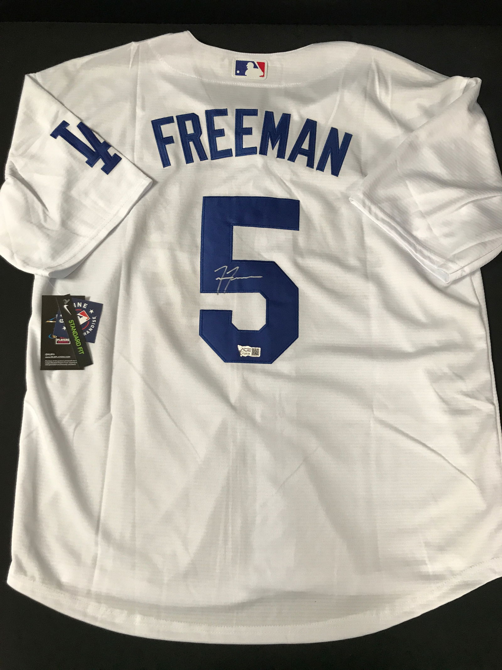 FREDDIE FREEMAN SIGNED LOS ANGELES DODGERS JERSEY - ACE COA (1 of 3)