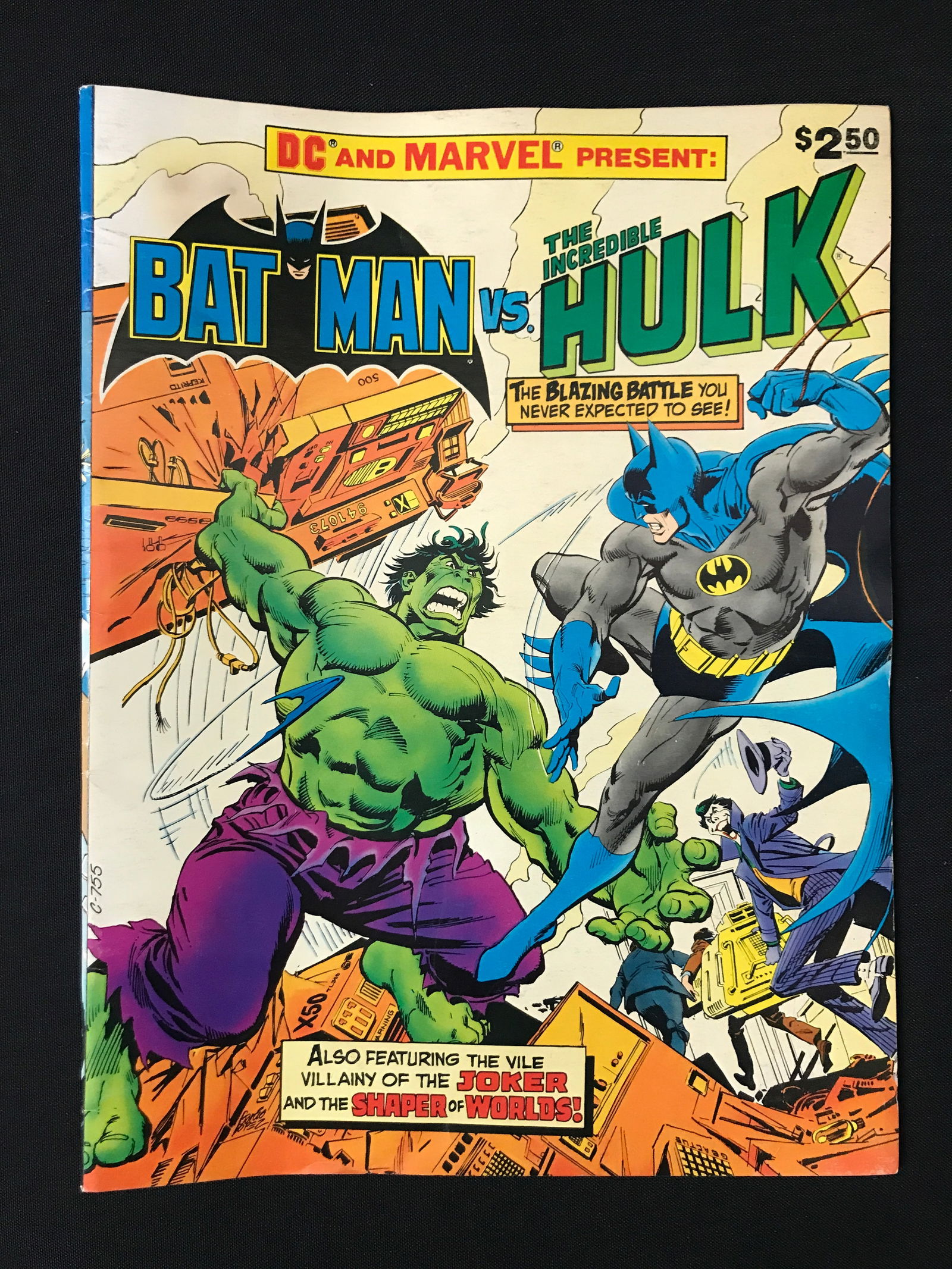 DC AND MARVEL COMICS BATMAN VS THE INCREDIBLE HULK (1 of 1)