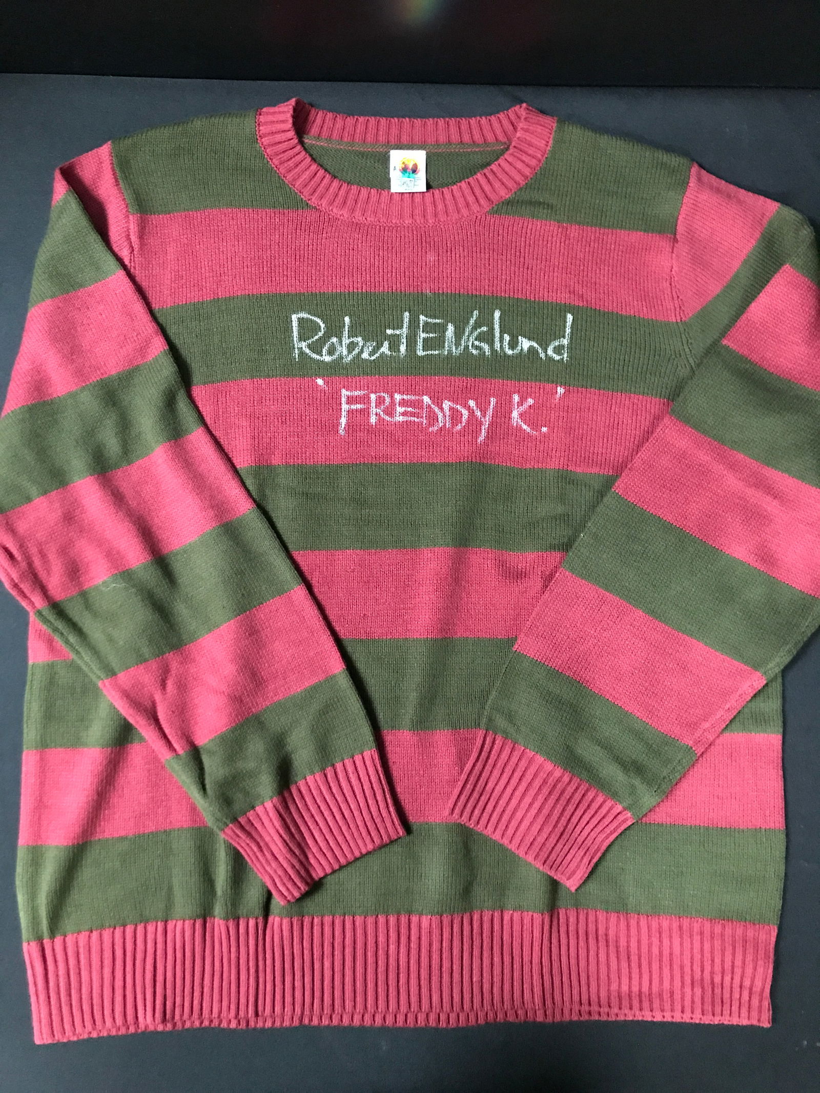 ROBERT ENGLUND SIGNED AND INSCRIBED FREDDY KREUGER SWEATER - WWOC COA (1 of 2)